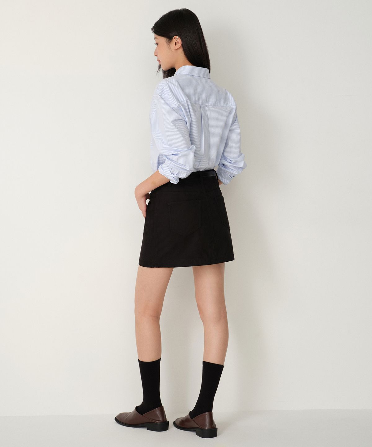 무신사 스탠다드 우먼(MUSINSA STANDARD WOMAN) 우먼즈 신세틱 스웨이드 미니 스커트 [블랙]