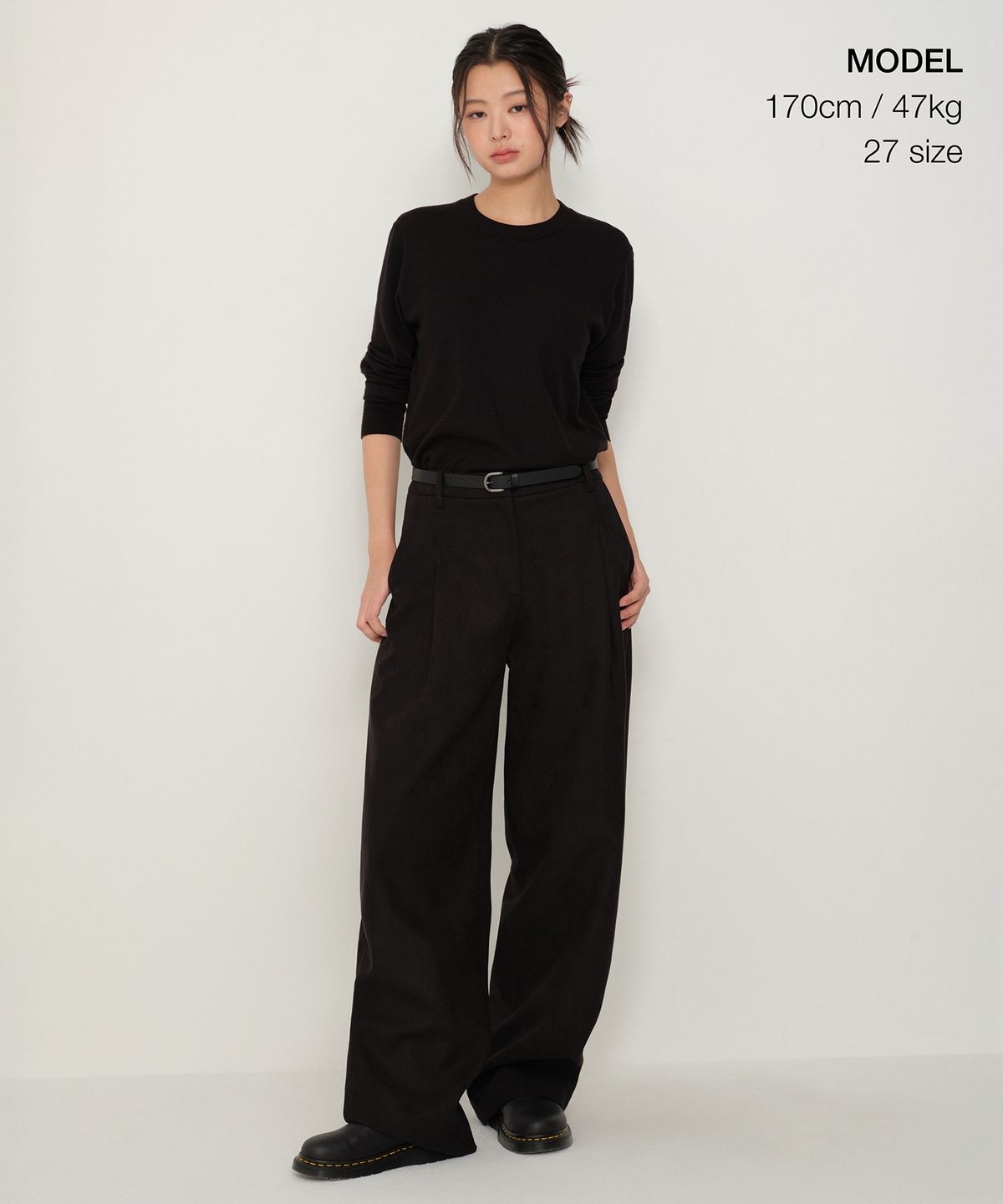 무신사 스탠다드 우먼(MUSINSA STANDARD WOMAN) 우먼즈 신세틱 스웨이드 딥 턱 와이드 팬츠 [블랙]