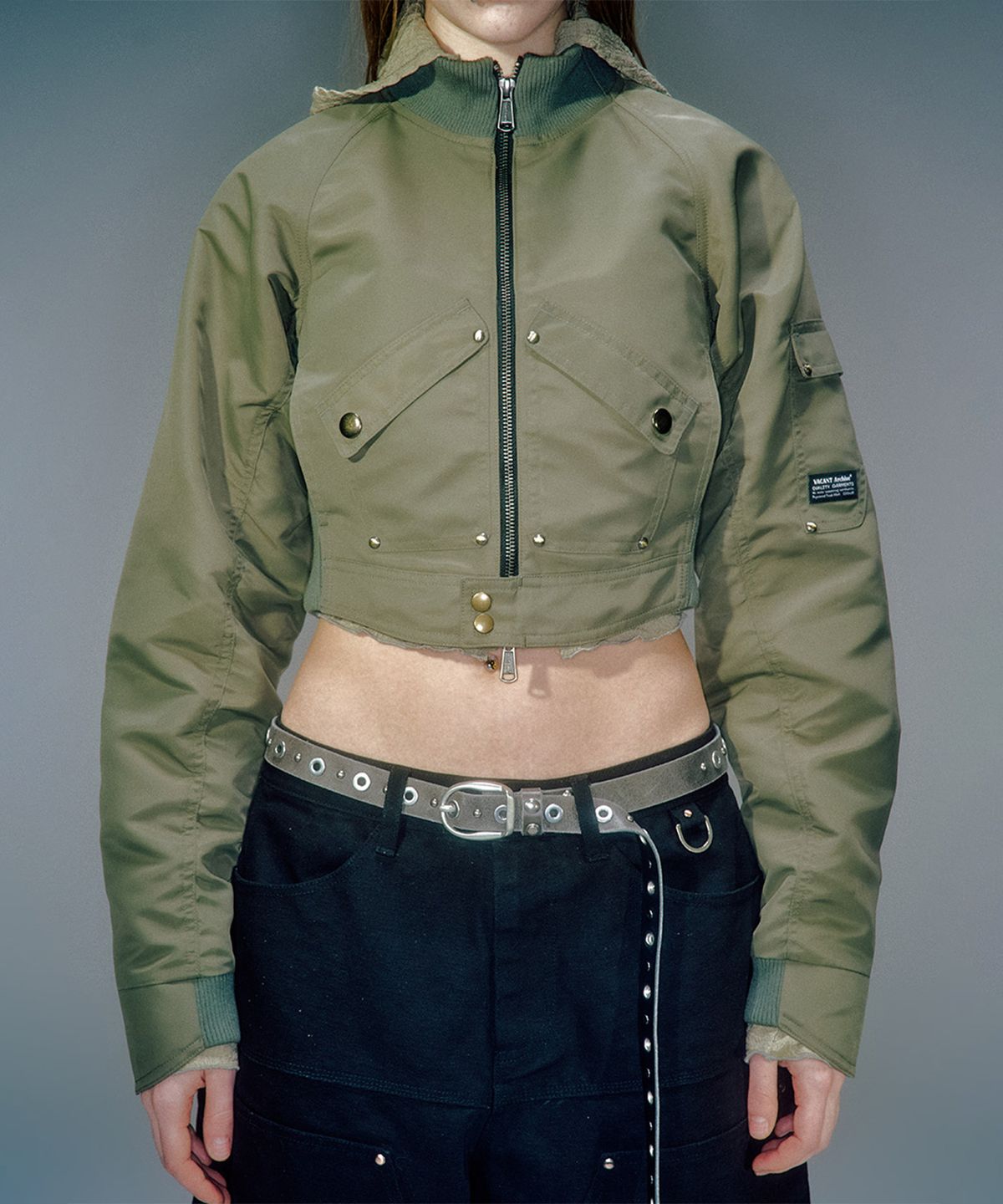 베이컨트 아카이브(VACANT ARCHIVE) ROEN CROP JUMPER (2COLOR)