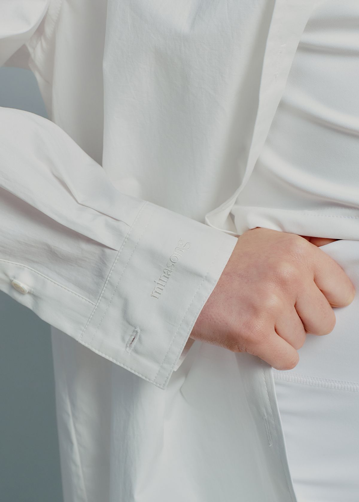 민아송(MINA SONG) ESSENTIAL SHIRT - WHITE