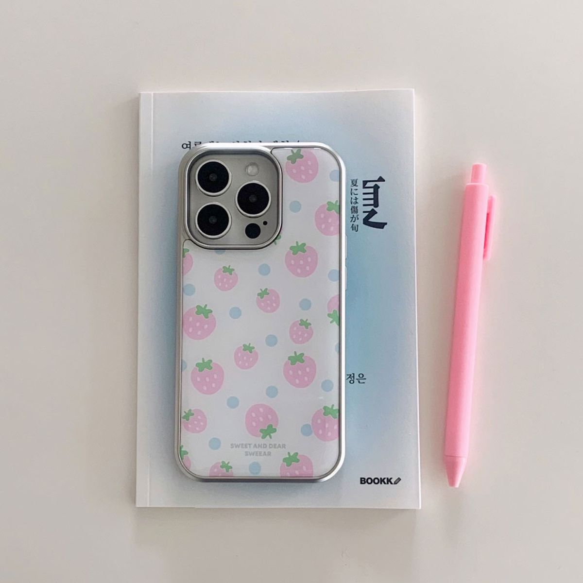 스위어(SWEEAR) [실버에폭시] DOT STRAWBERRY SILVER EPOXY CASE