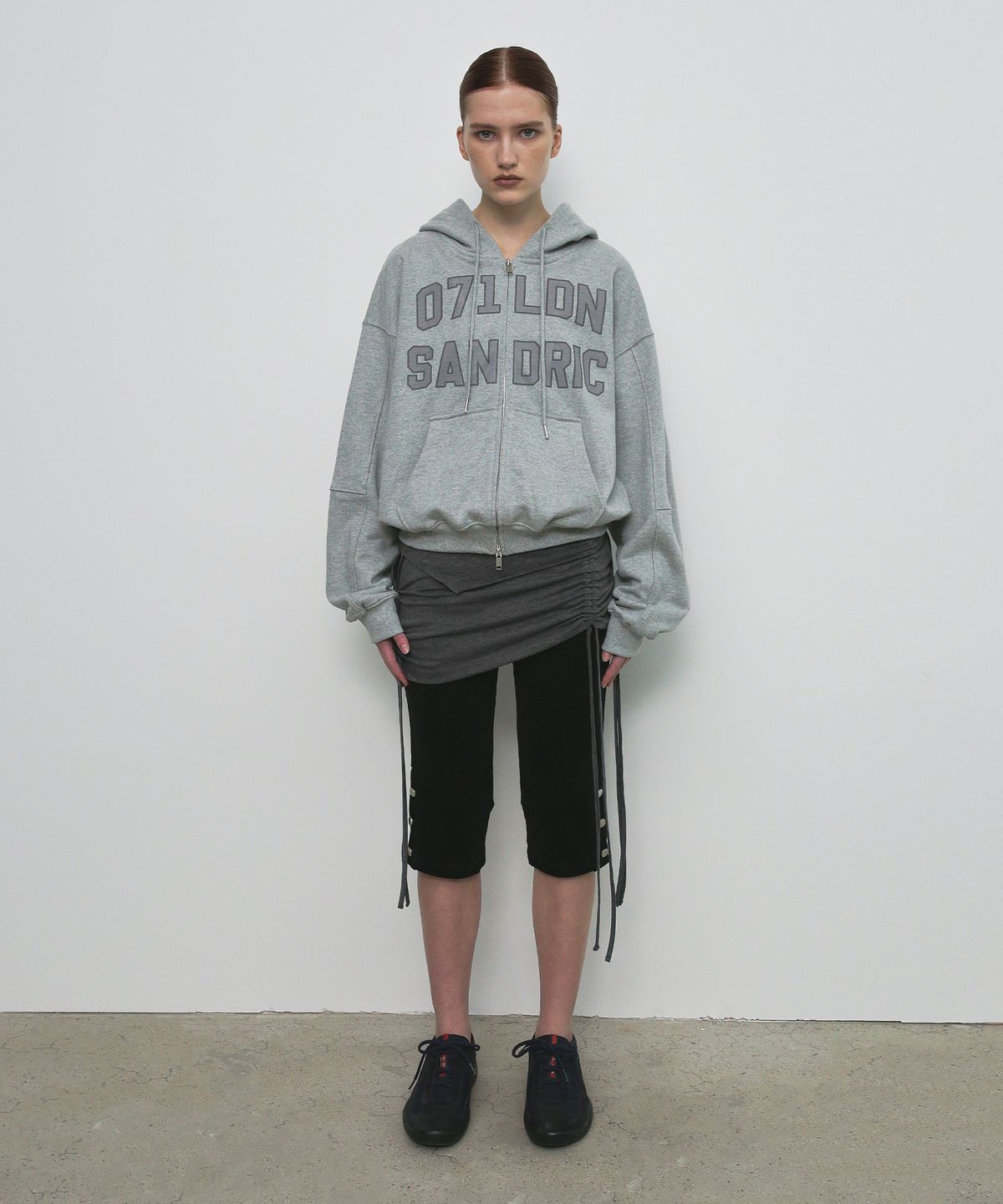 샌드릭(SANDRIC) LAYERED STRING MINI SKIRT_CHARCOAL