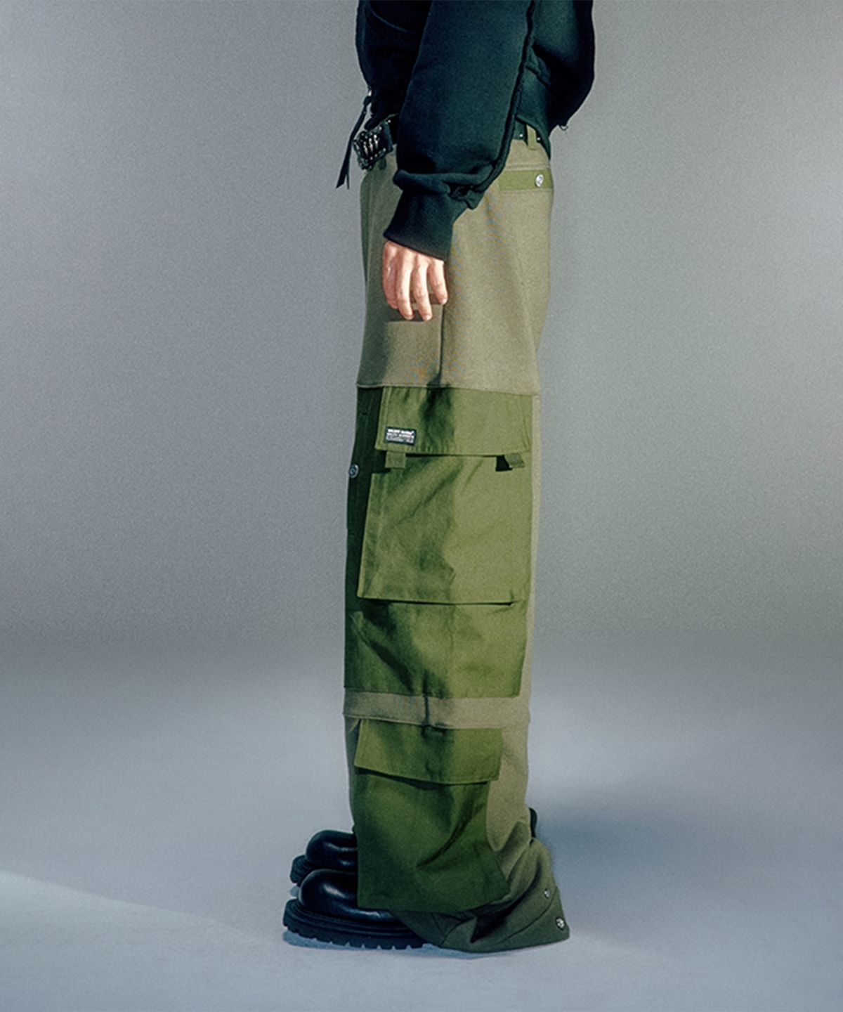 베이컨트 아카이브(VACANT ARCHIVE) CAESAR MILITARY SWEAT PANTS (2COLOR)