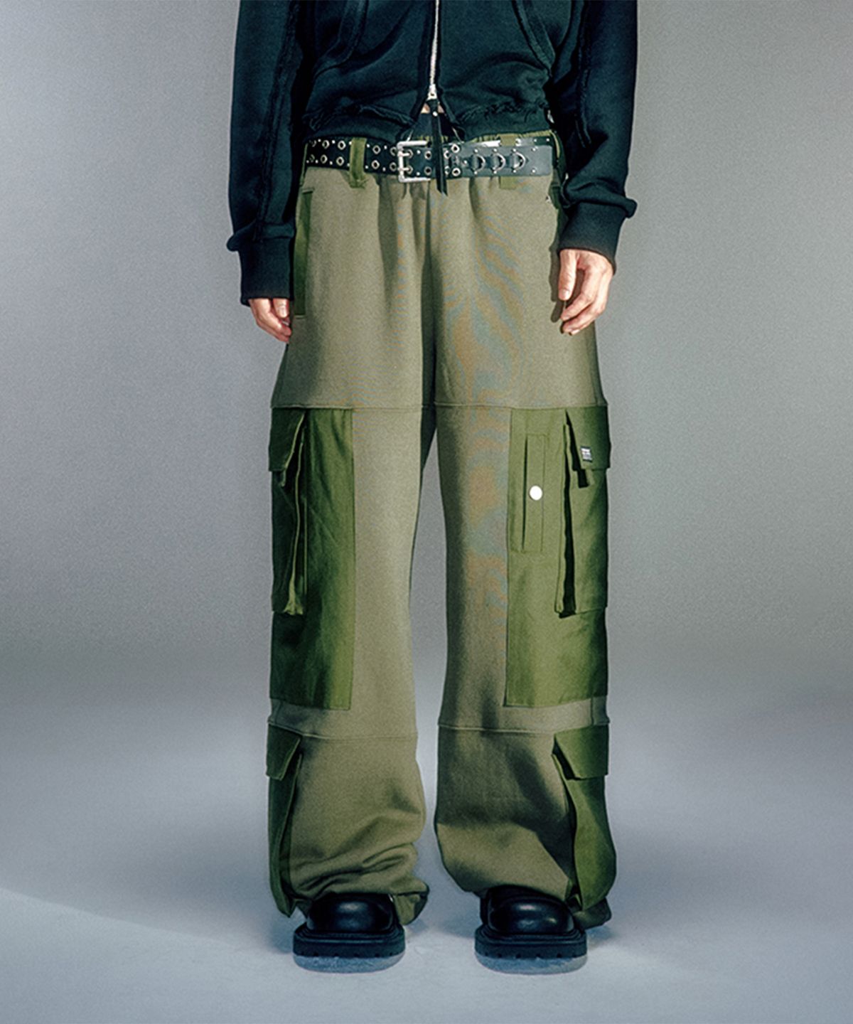 베이컨트 아카이브(VACANT ARCHIVE) CAESAR MILITARY SWEAT PANTS (2COLOR)