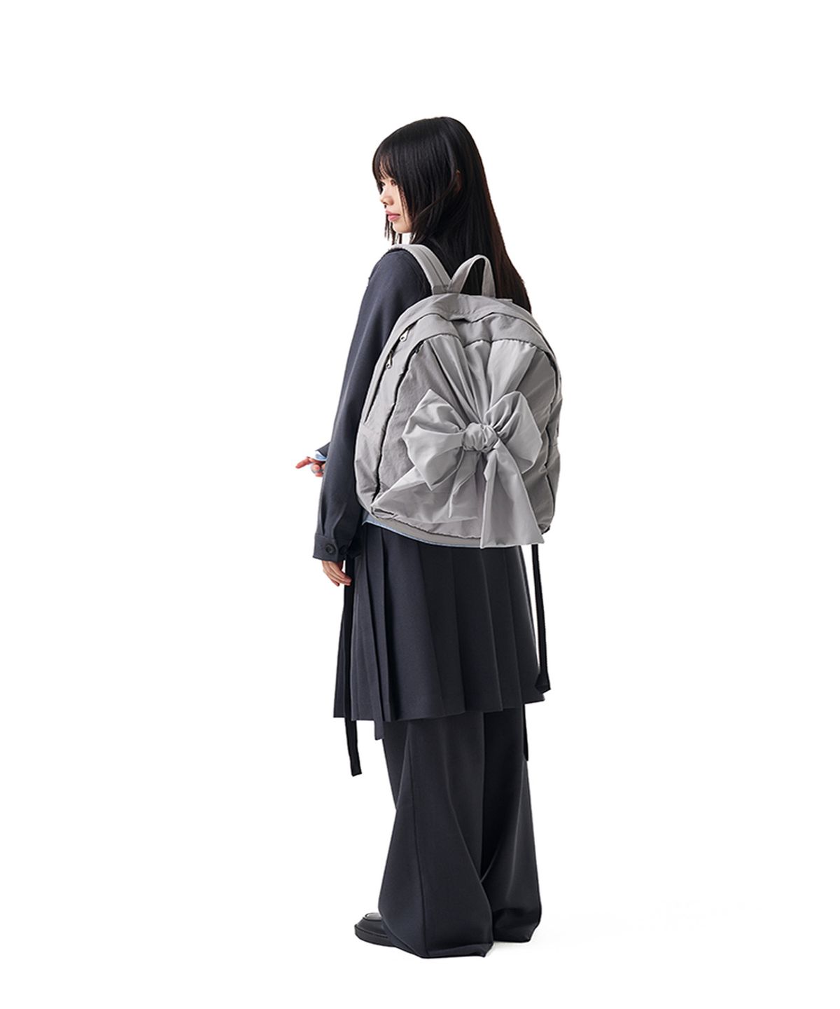 이우가마카라스(IUGAMAKARAS) Knotted Backpack Type B (Nylon-silver)