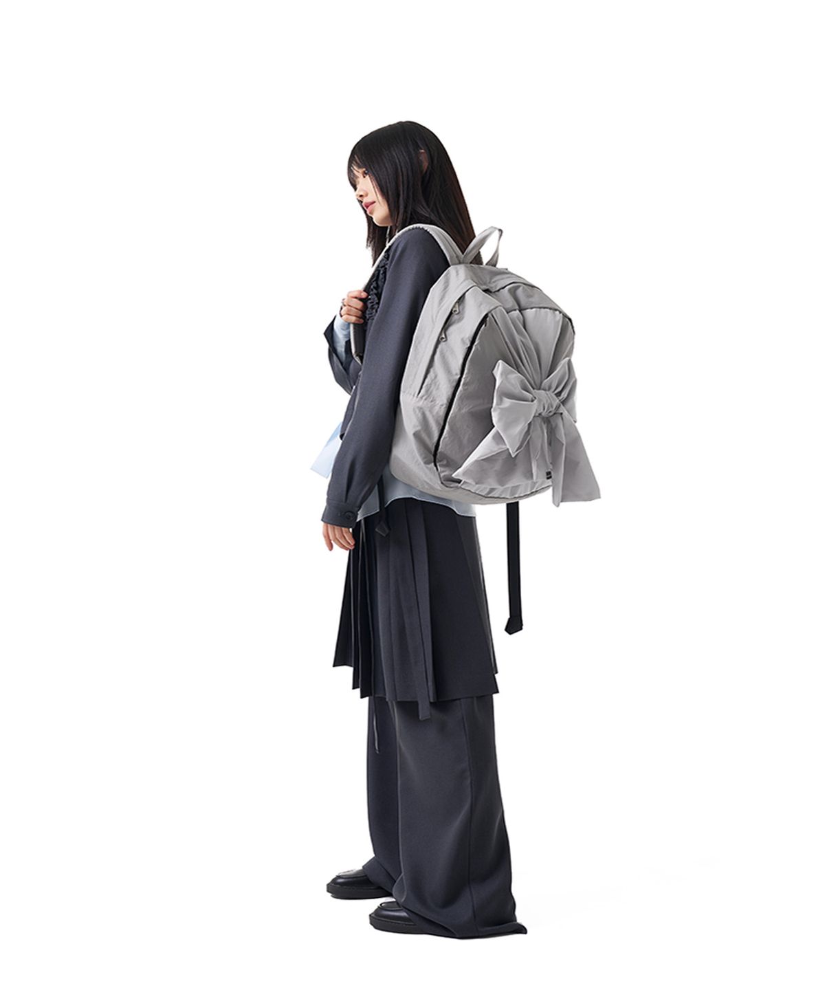 이우가마카라스(IUGAMAKARAS) Knotted Backpack Type B (Nylon-silver)