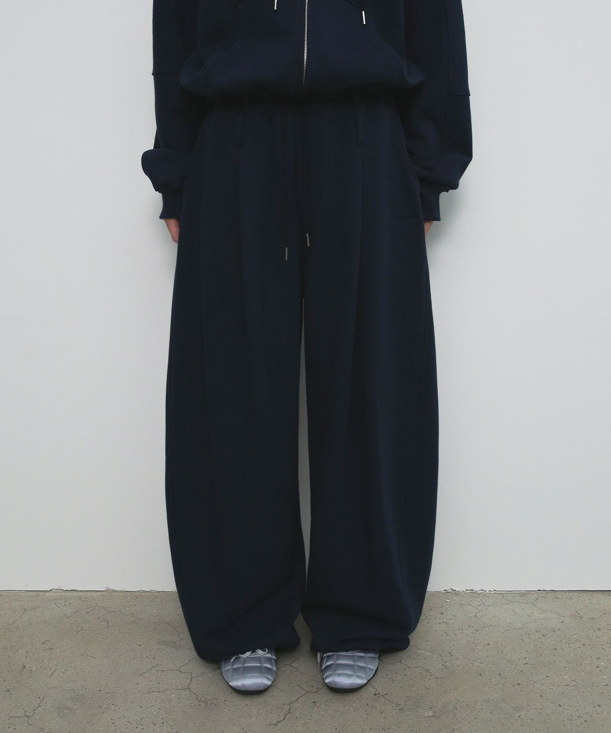 샌드릭(SANDRIC) OVERFIT SWEAT PANTS_NAVY
