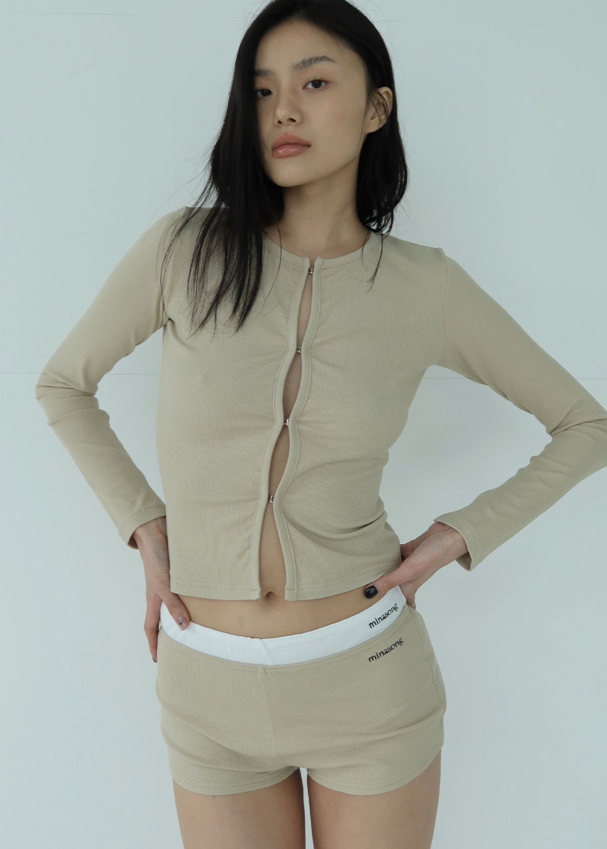 민아송(MINA SONG) ESSENTIAL MICRO SHORTS - LATTE