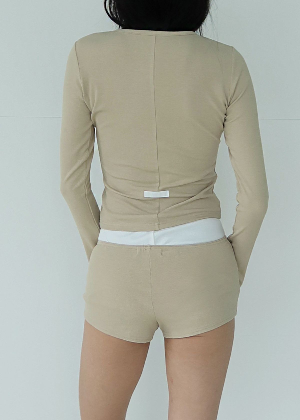 민아송(MINA SONG) ESSENTIAL MICRO SHORTS - LATTE