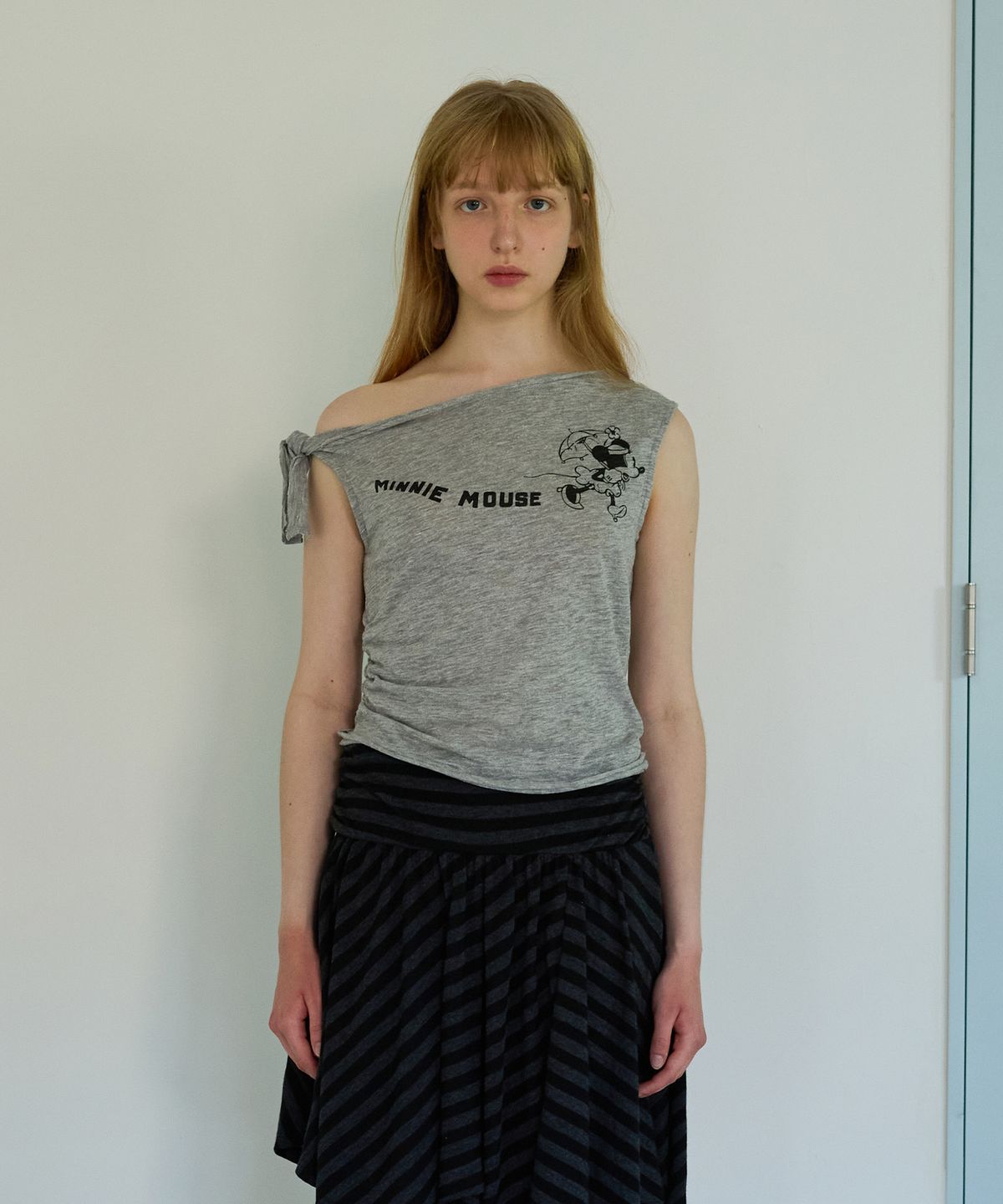 펀프롬펀(FUNFROMFUN) MINNIE_ASYMMETRY T-SHIRT, Melange grey