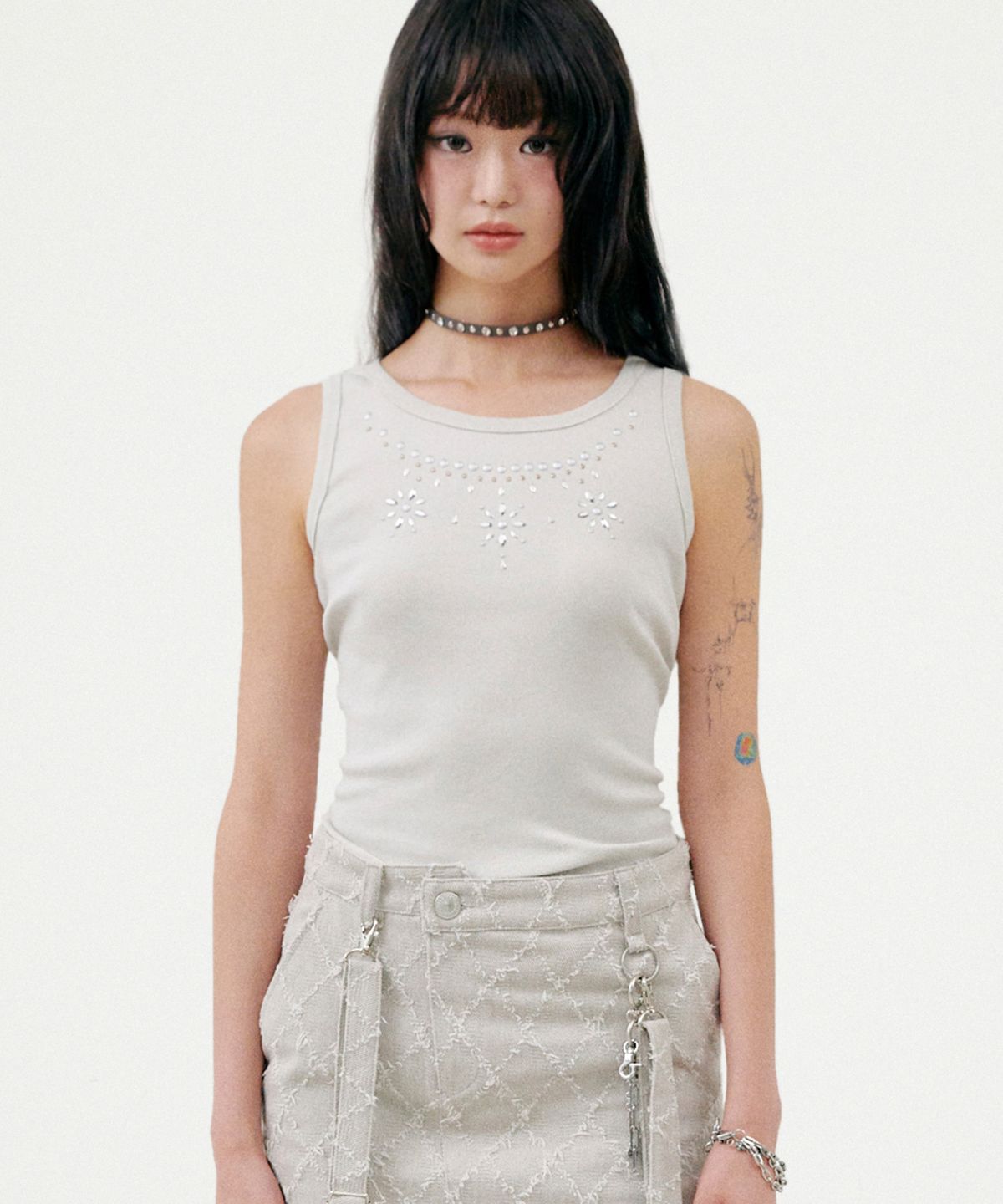 닐링(NILLRING) T22.00 Sleeveless Stud point T-shirt _ Beige Pattern2