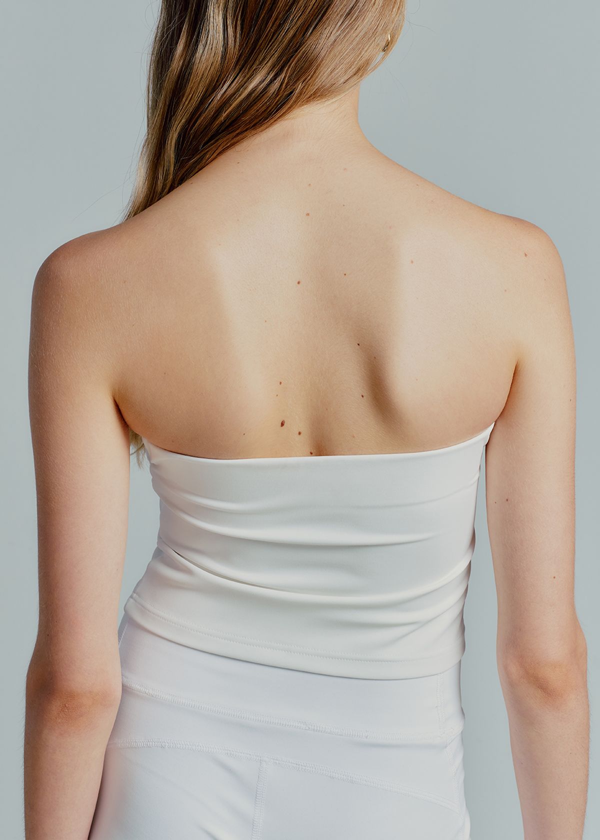 민아송(MINA SONG) ESSENTIAL TUBE TOP - WHITE