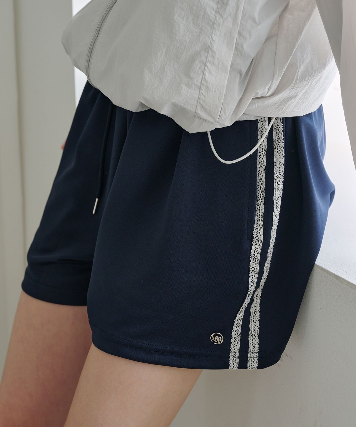 로시로우(LOSSYROW) Lace Line Training Shorts Navy