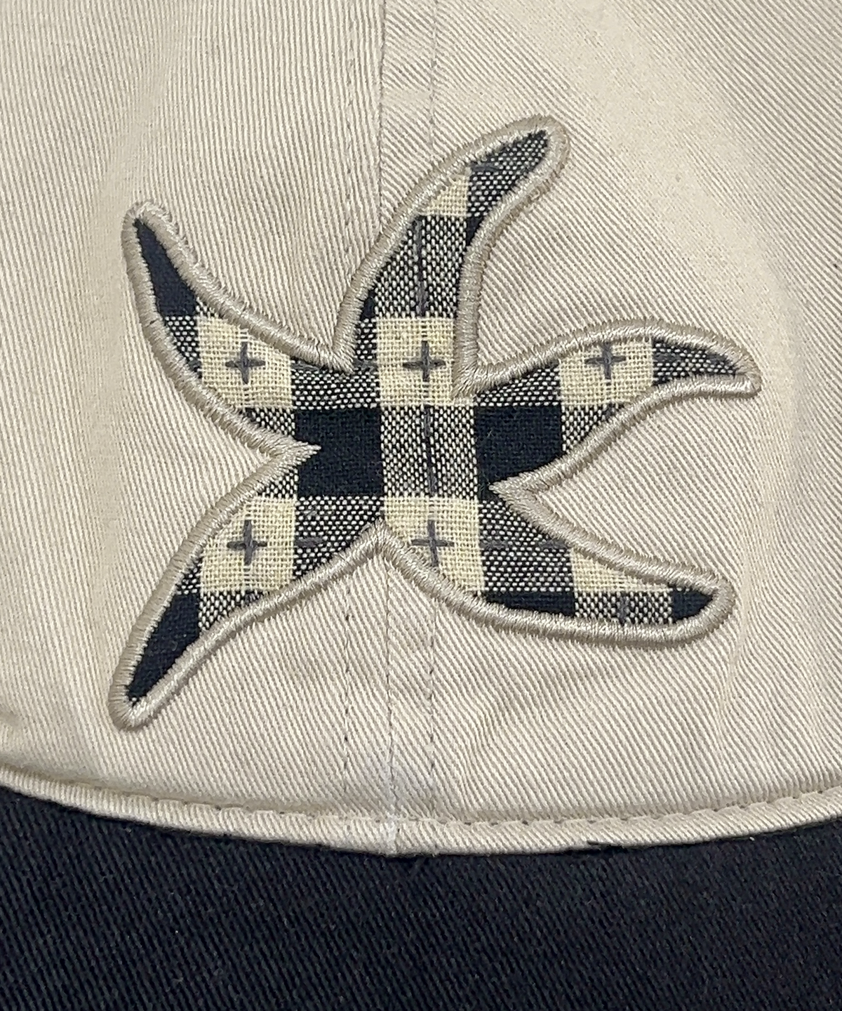 더콜디스트모먼트(THE COLDEST MOMENT) TCM logo patch cap (ivory)