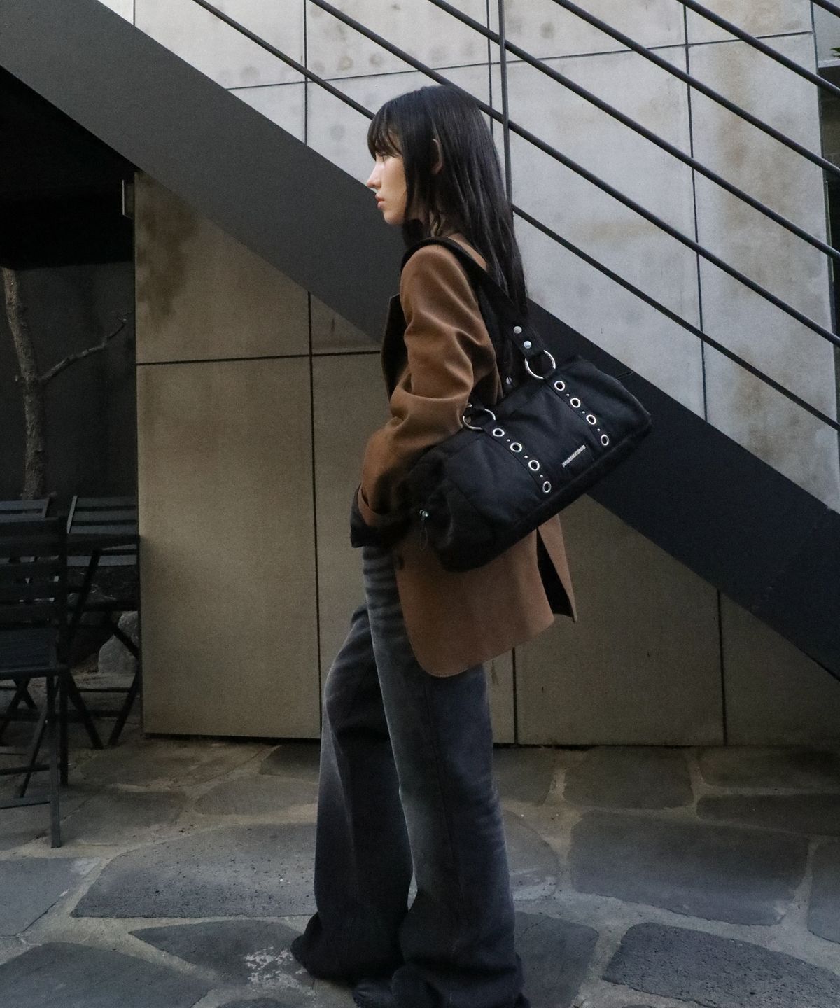 이우가마카라스(IUGAMAKARAS) Nylon Eyelet Duffle Bag (Black)