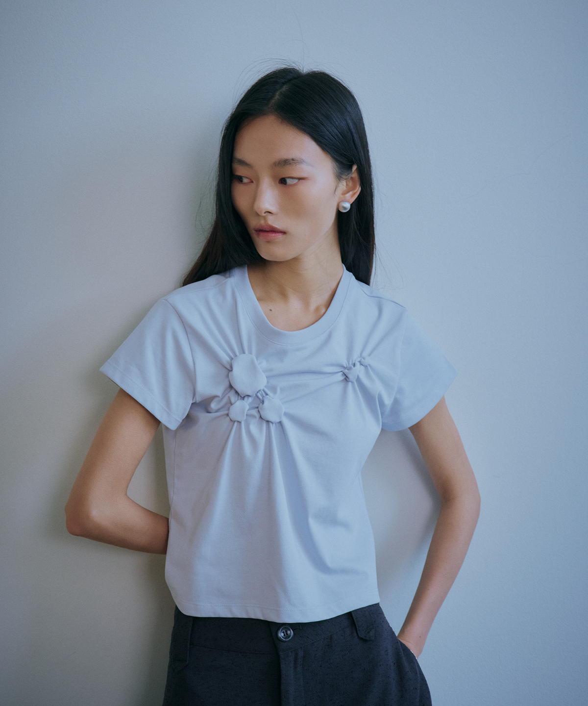 백시(BEKSI) CIRCULAR SHIRRING T-SHIRT, LIGHT BLUE