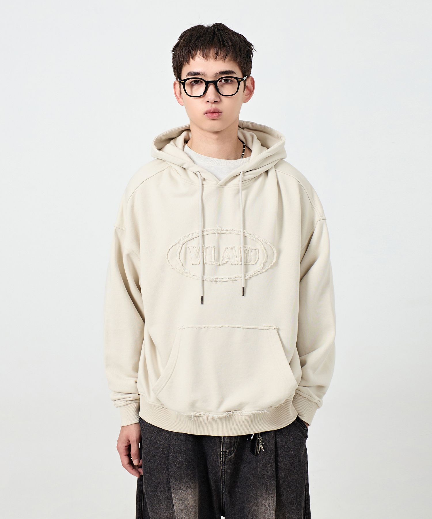 MUSINSA | DIMITRI BLACK VLAD Cut-Off Applique Hooded T