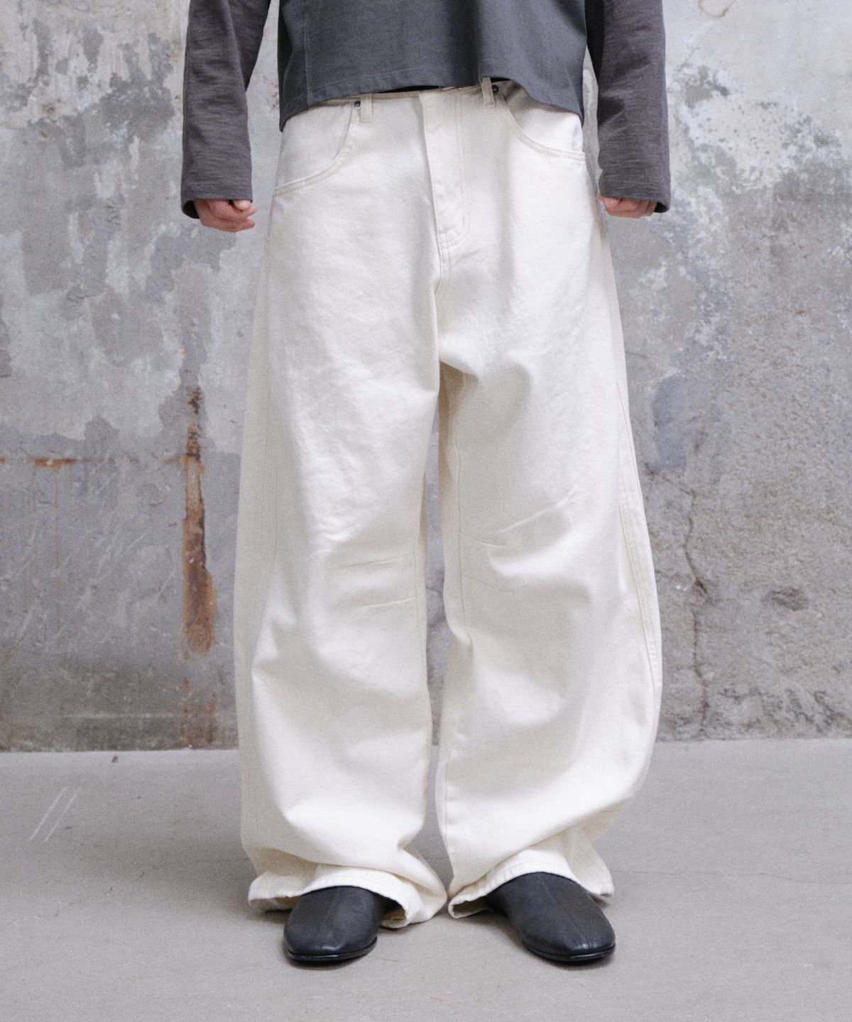 다이브인(DIVEIN) WIDE CURVED DENIM PANTS (CREAM)