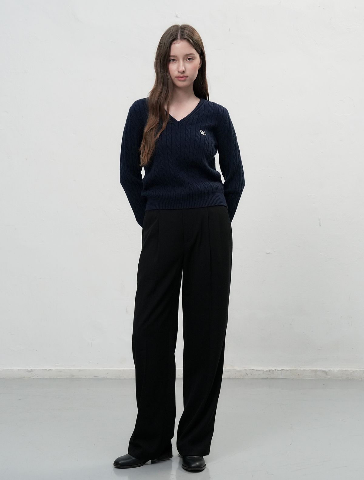 제너럴아이디어(GENERALIDEA) 울 케이블 브이넥 풀오버 [NAVY] / WBE3L05504