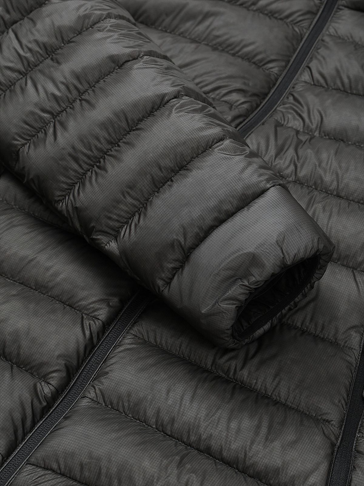 디스커버리 익스페디션(DISCOVERY EXPEDITION) 남성 올버트 구스다운 경량패딩 (D.GREY)