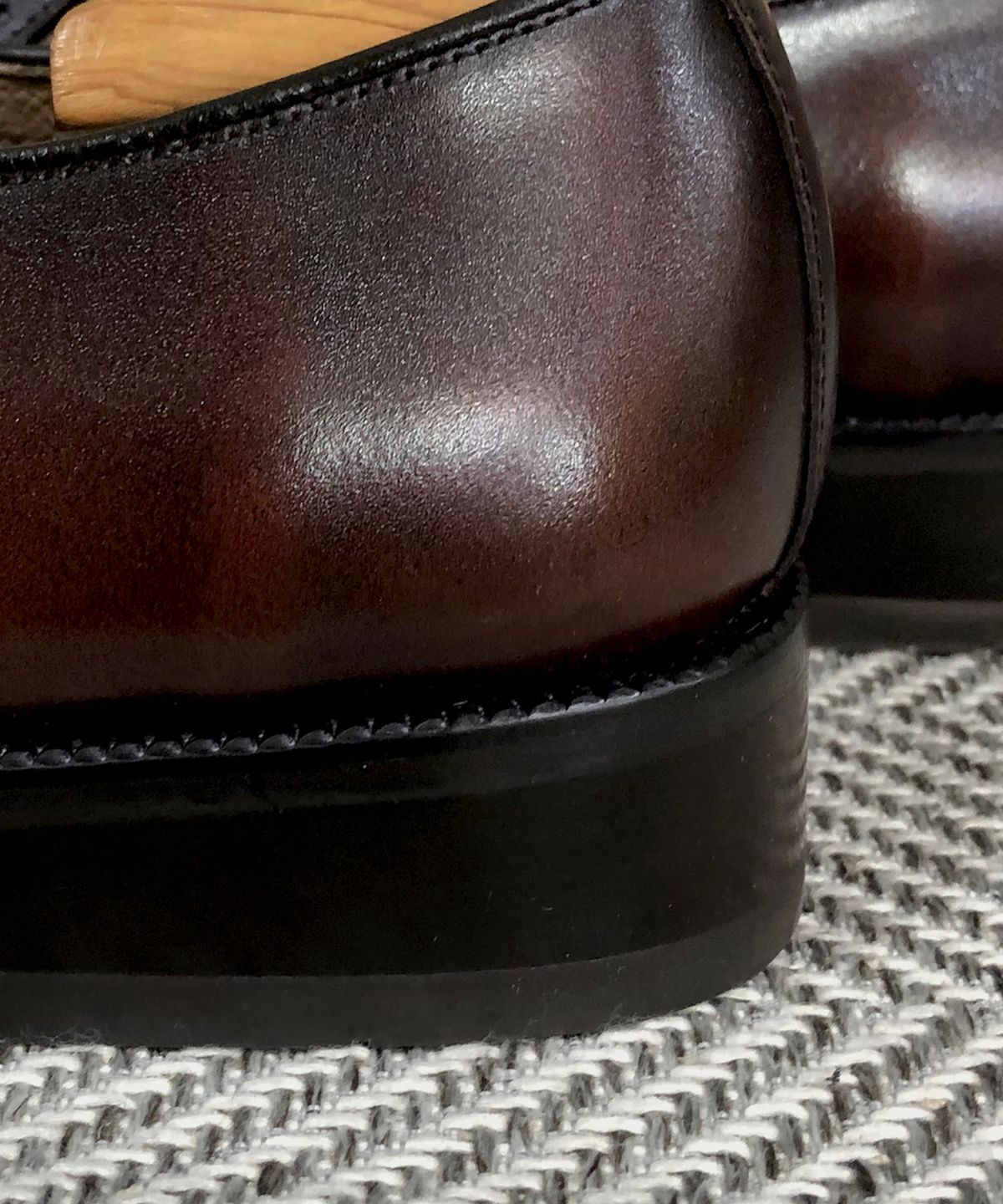 조앤슈(JOENSHOE) 클래식 펀칭 커버 옥스퍼드 레드브라운