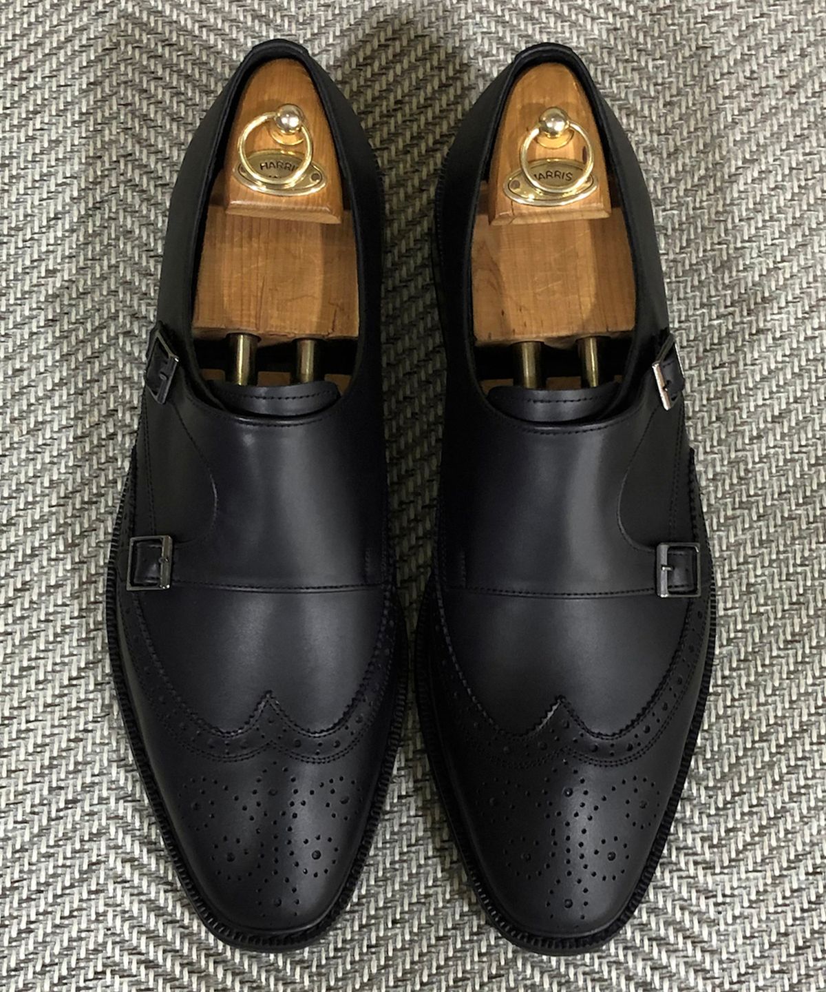 조앤슈(JOENSHOE) 던킨 클래식 더블 몽크스트랩 매트블랙