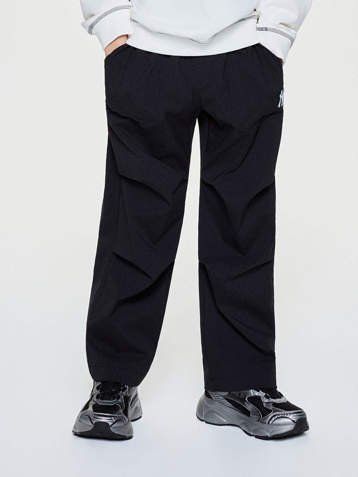 엠엘비 키즈(MLB KIDS) 아웃도어 벌룬핏 화섬팬츠 NY (Black)