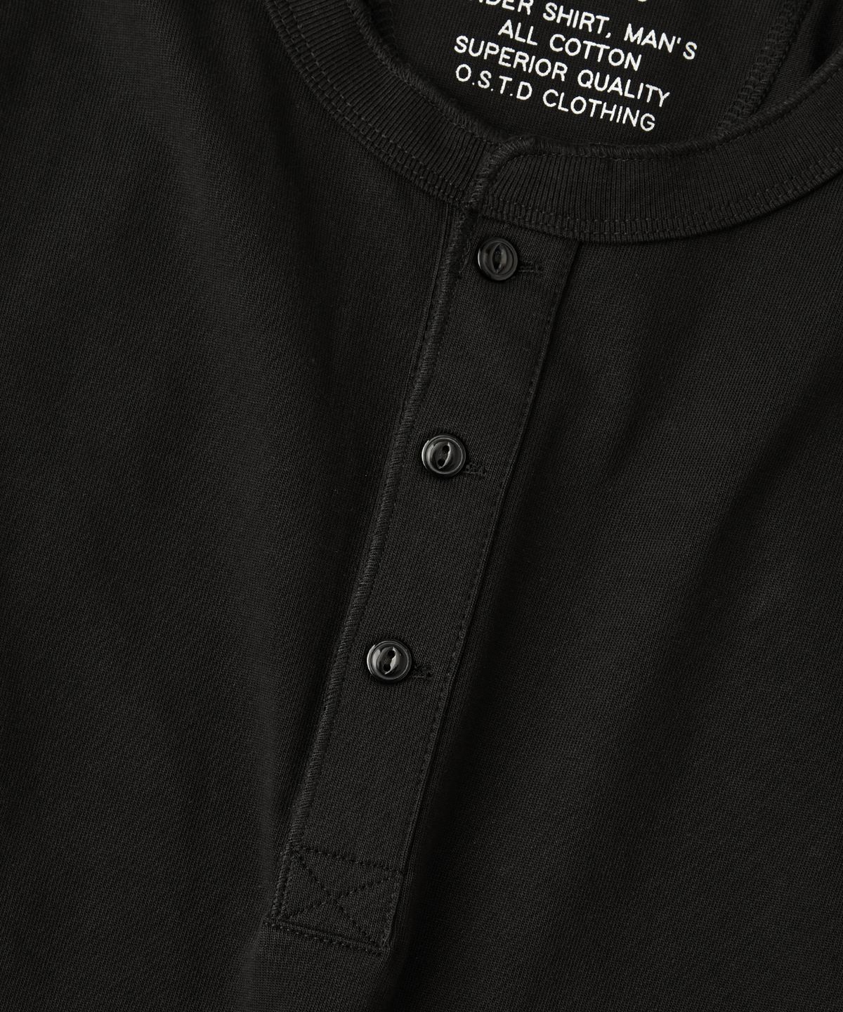 아웃스탠딩(OUTSTANDING) HENLEY NECK LONG SLEEVE TEE_BLACK