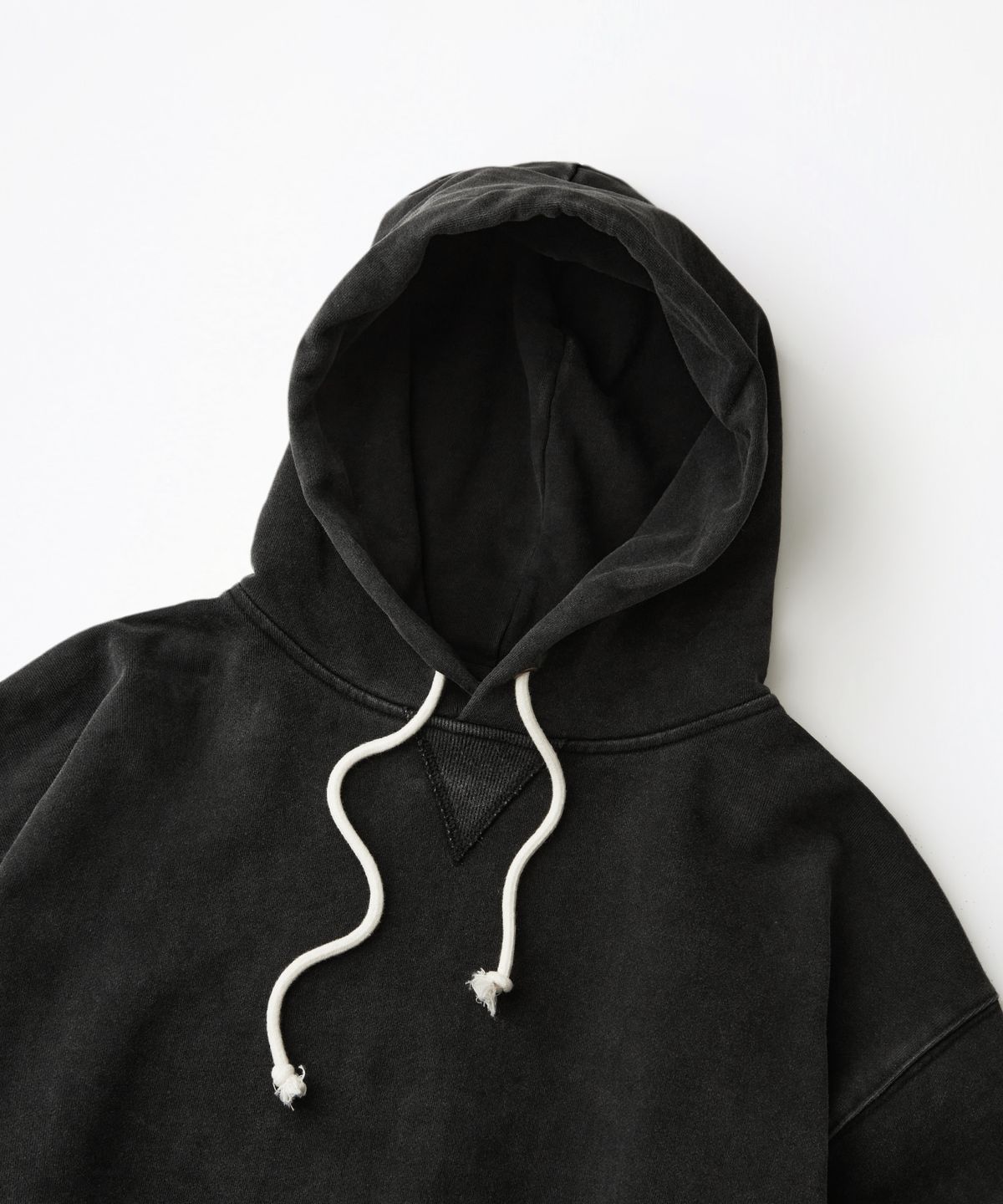 아웃스탠딩(OUTSTANDING) AUTHENTIC COMFORT HOOD SWEAT_VINTAGE CHARCOAL