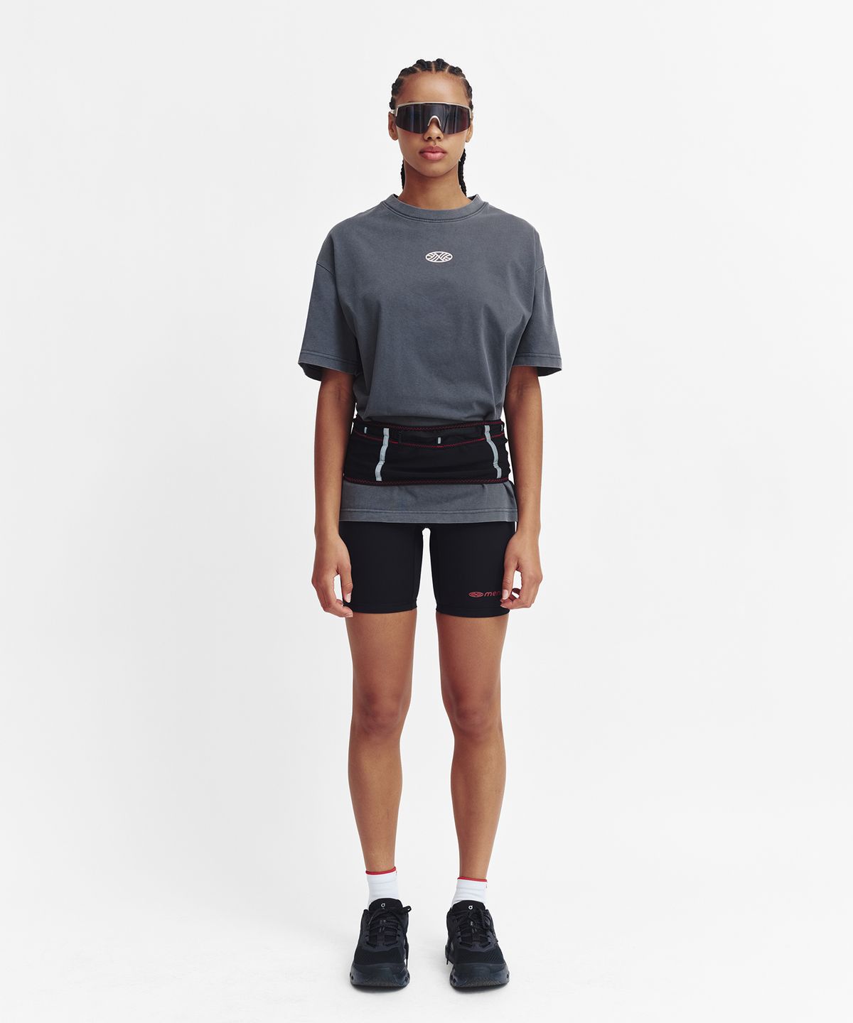 미나수(MENASOO) 275g Heavy Cotton Circle Hearttrack Pigment T Shirt_Charcoal