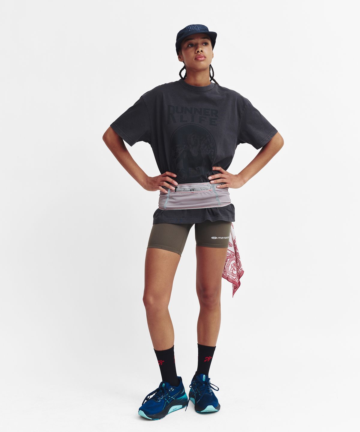 미나수(MENASOO) 275g Heavy Cotton Runner Graffiti Pigment T Shirt_Black