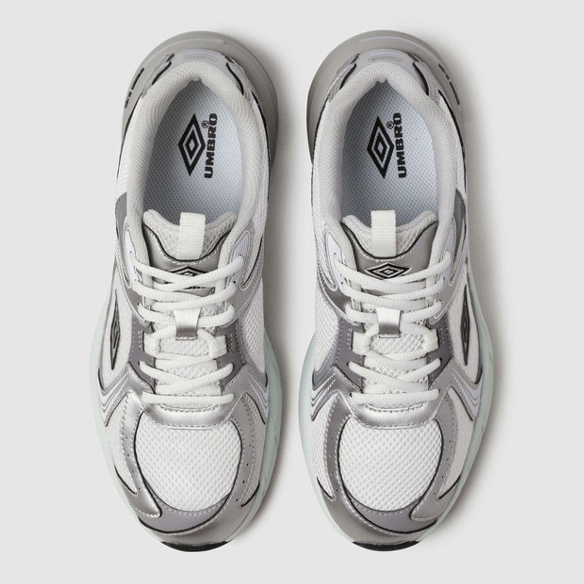 엄브로(UMBRO) POST RUN- MESH (포스트런- 메쉬) 화이트 그레이(UQ323CTP70)