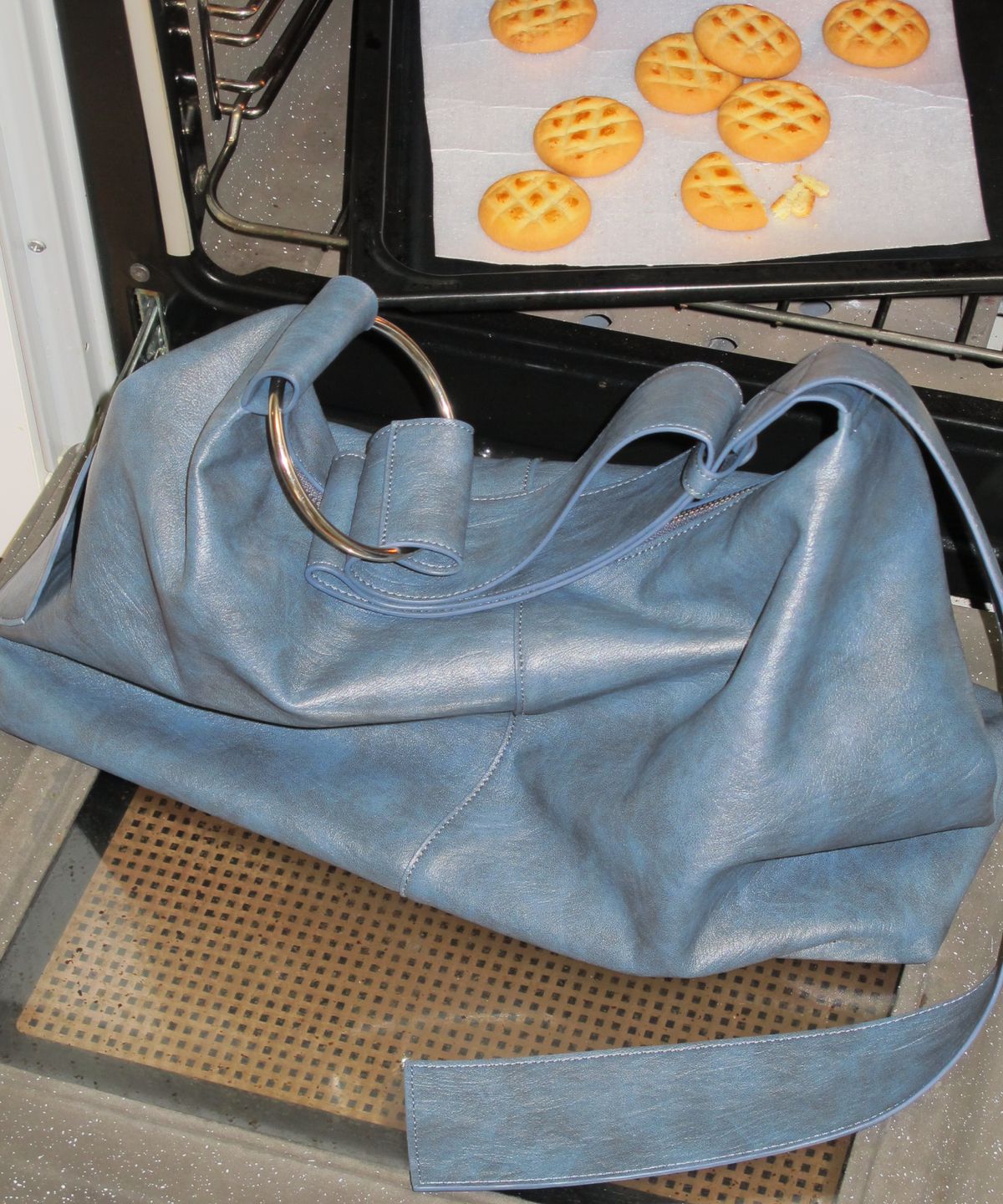 필인더블랭크(FILLINTHEBLANK) [FITB X 다샤] D. Wide Strap Bag (blue)