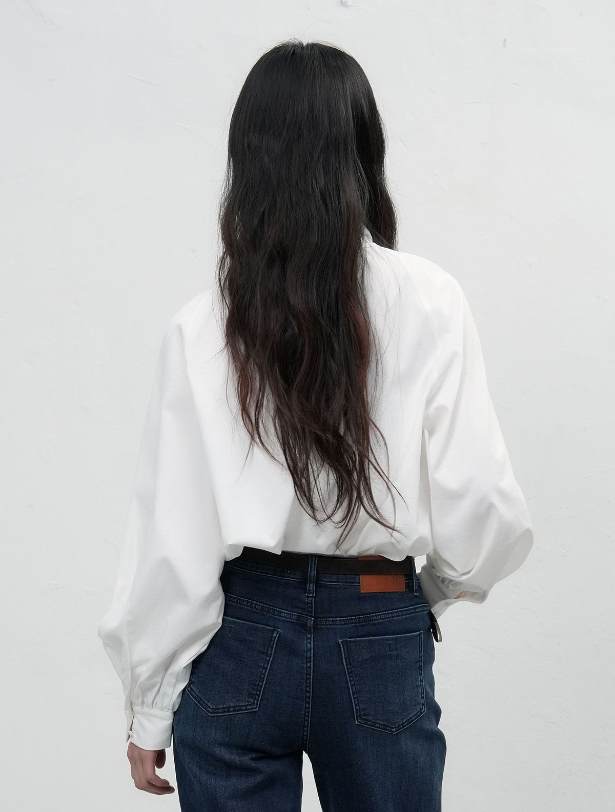 제너럴아이디어(GENERALIDEA) 루즈핏 프릴 카라 블라우스 [WHITE] / WBE3L03504