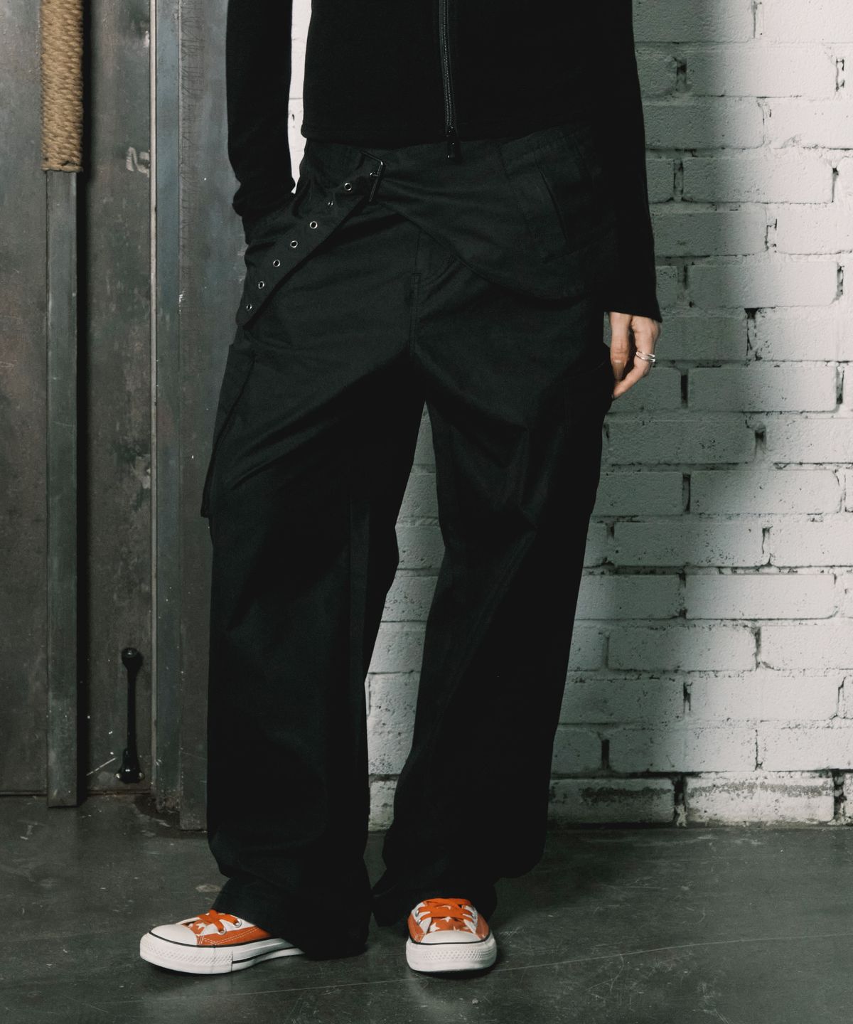 엔와이엑스엑스(NYXX) 2-PIECE BELT PANTS BLACK