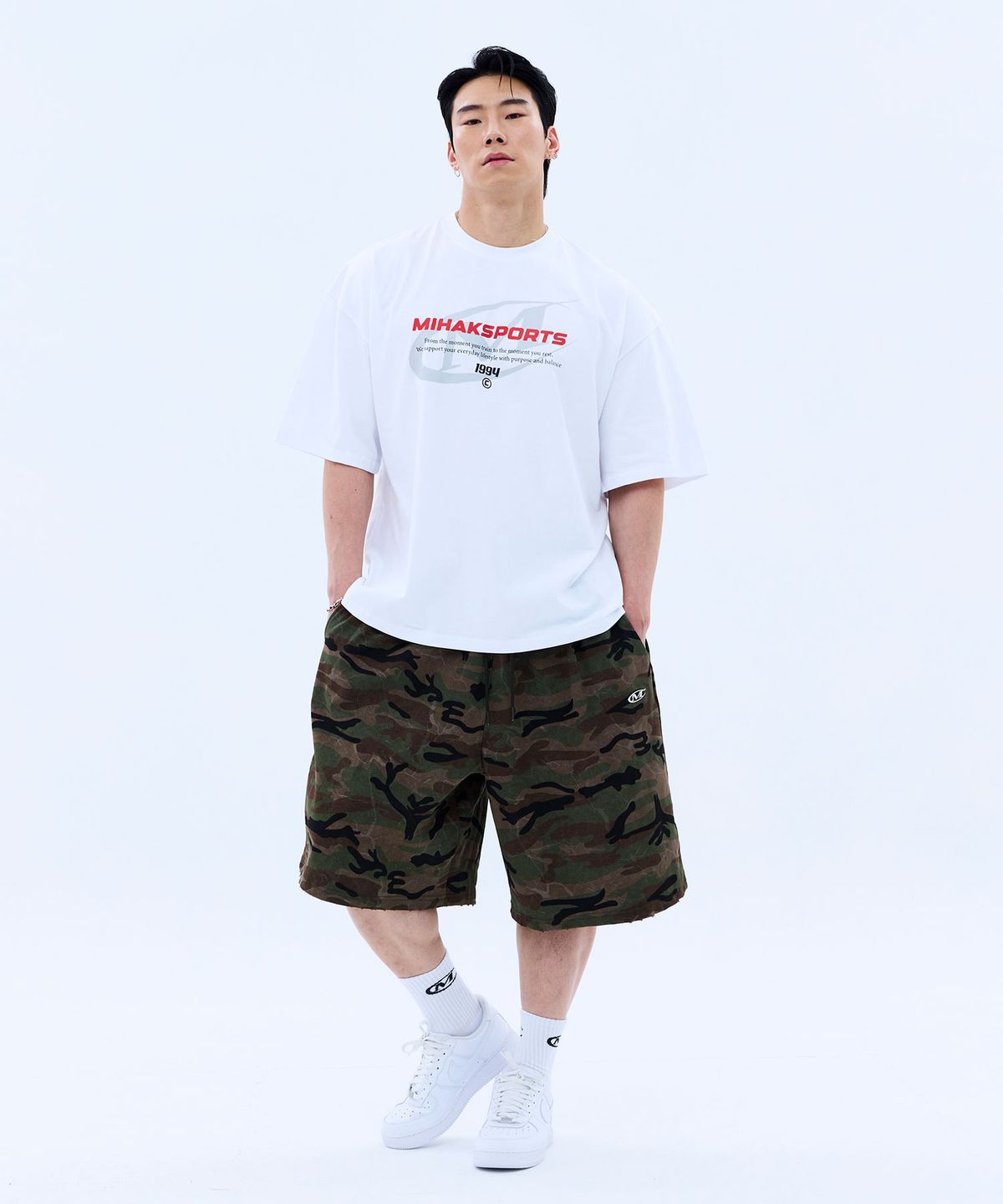 미학(MIHAK) 메탈 로고 카모 버뮤다 팬츠 (CAMO)