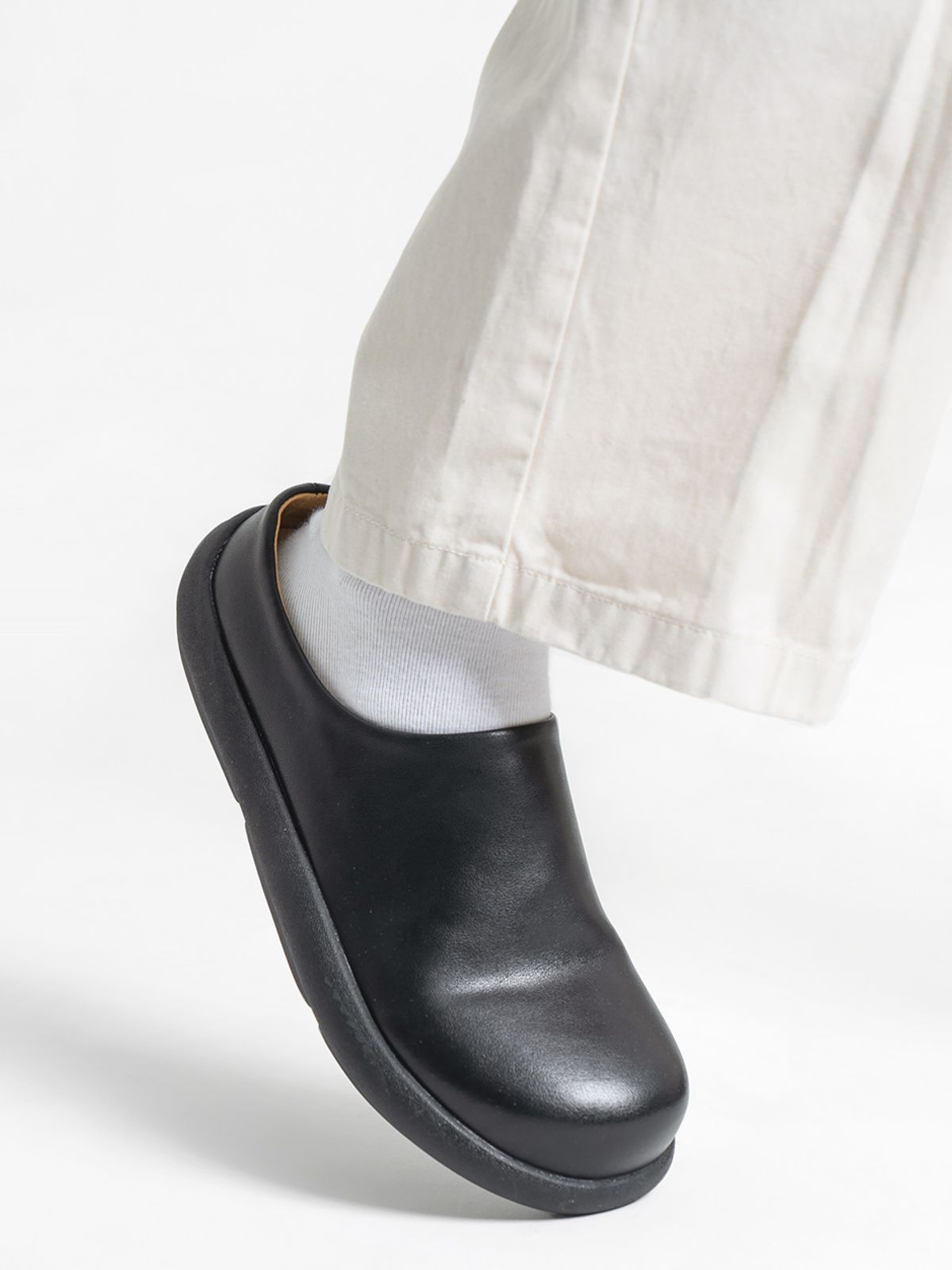 비에스큐티바이클래시(BSQT by Classy) GO89 츠리블 4CM 레더 미니멀 슬립온
