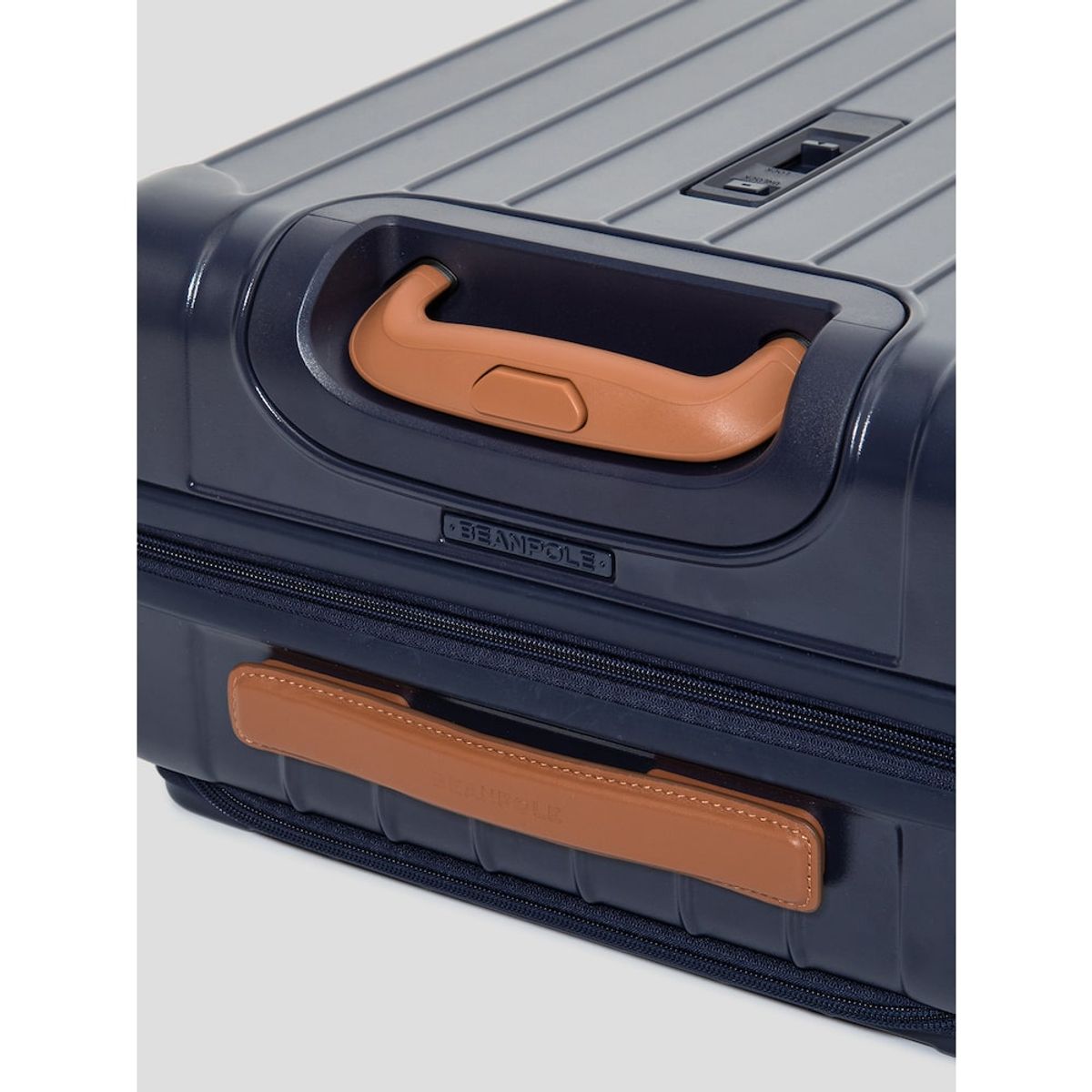 빈폴 액세서리(BEANPOLE ACCESSORY) 어웨이 앞포켓 캐리어 20인치  네이비