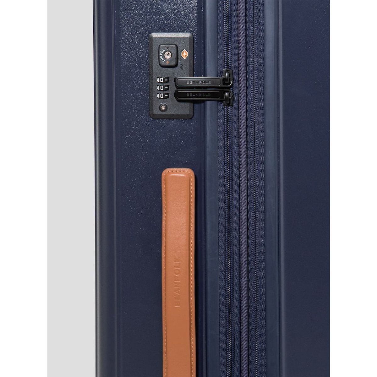 빈폴 액세서리(BEANPOLE ACCESSORY) 어웨이 캐리어 26인치  네이비