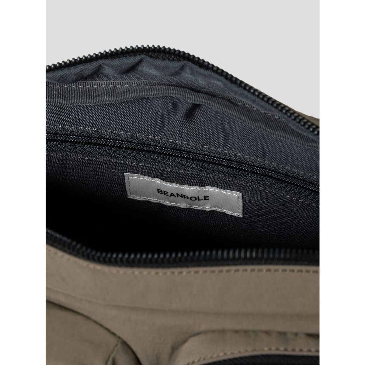 빈폴 액세서리(BEANPOLE ACCESSORY) 케이프 가로 메신저백  브라운