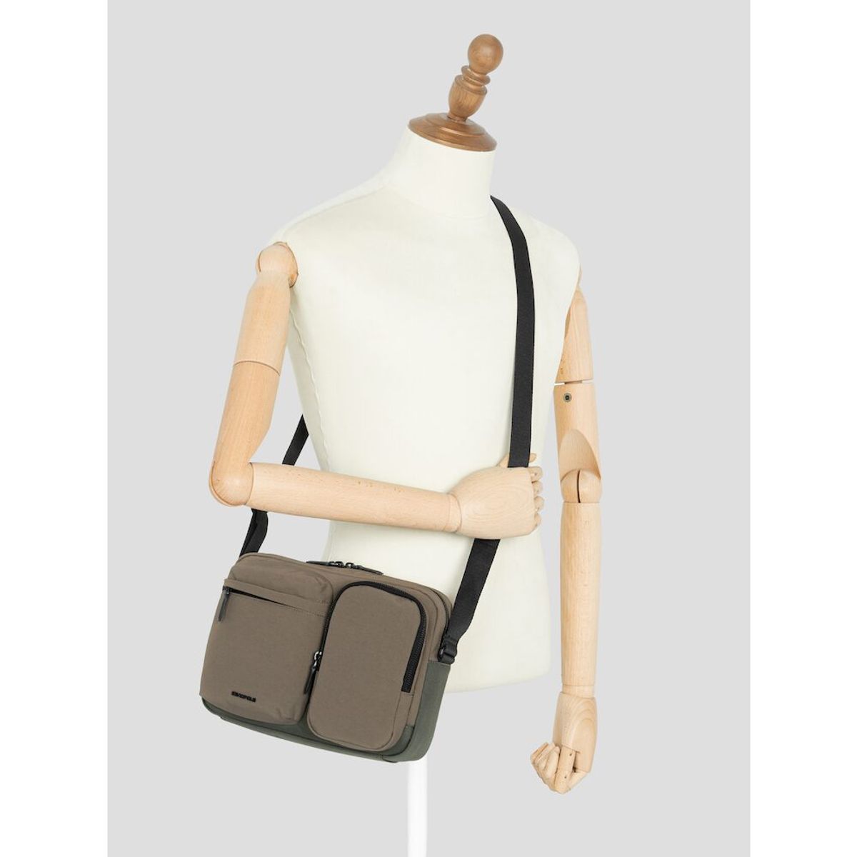 빈폴 액세서리(BEANPOLE ACCESSORY) 케이프 가로 메신저백  브라운