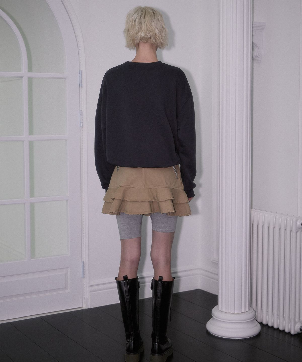 로제프란츠(ROSEFRANTZ) Patch Ribbon Sweatshirt [Charcoal]