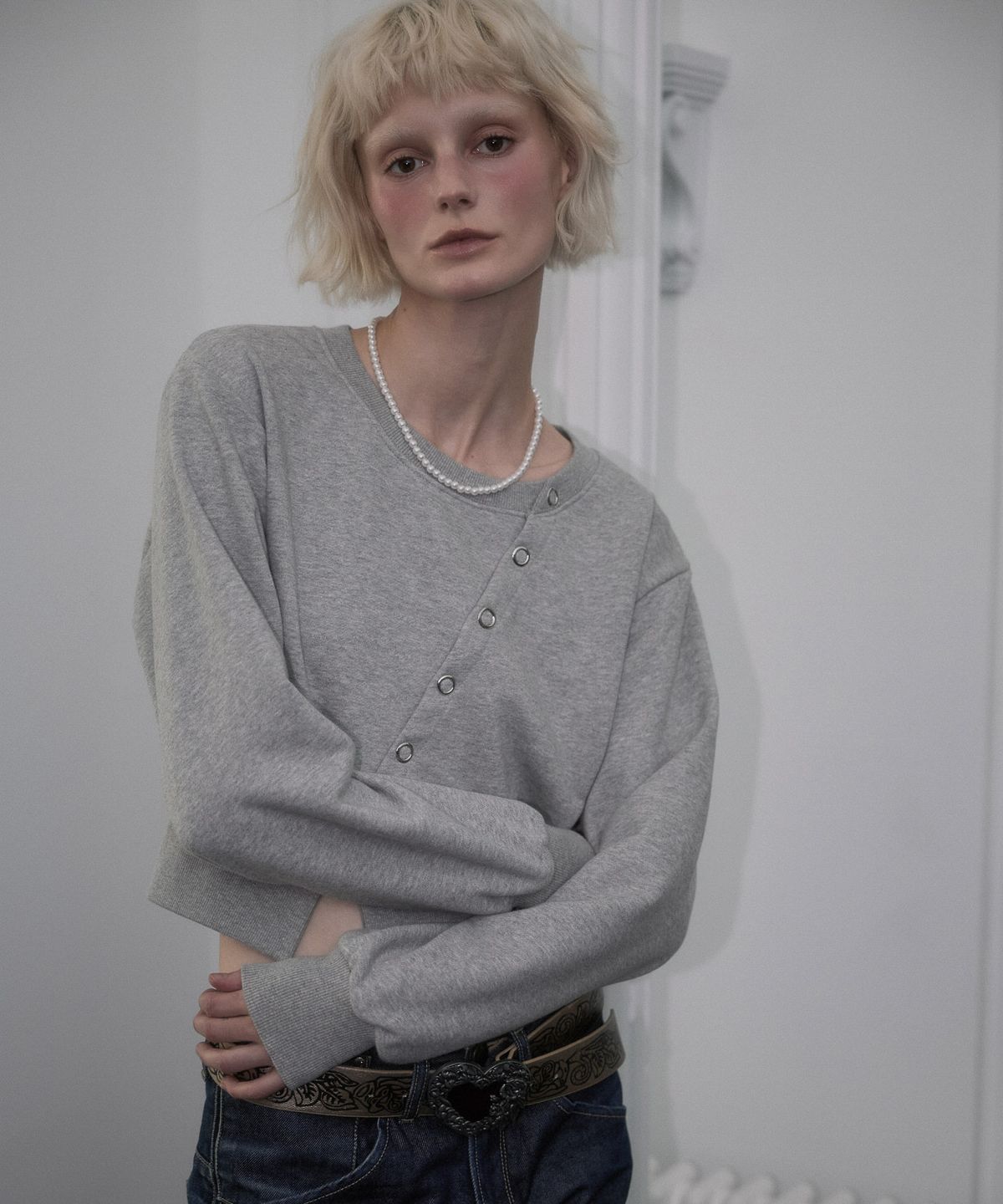 로제프란츠(ROSEFRANTZ) Eyelet Slit Sweatshirt [Gray]