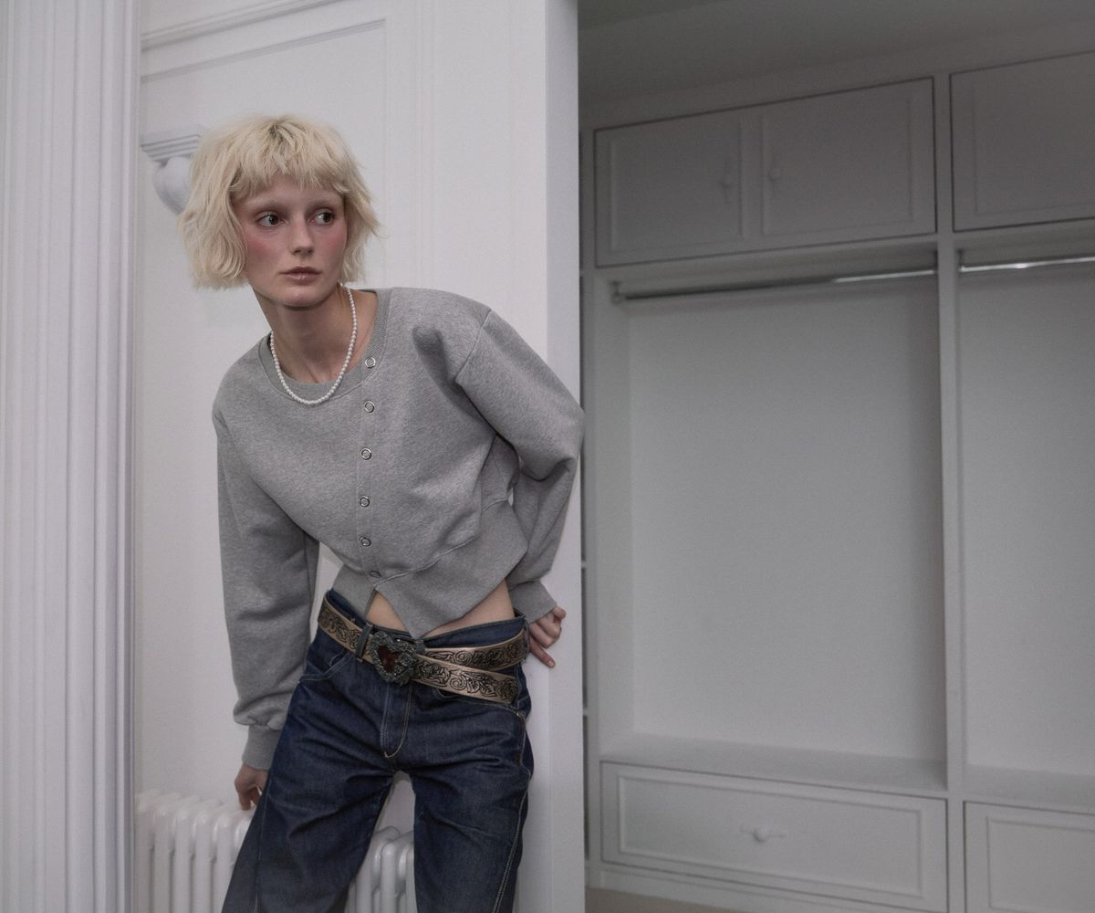 로제프란츠(ROSEFRANTZ) Eyelet Slit Sweatshirt [Gray]
