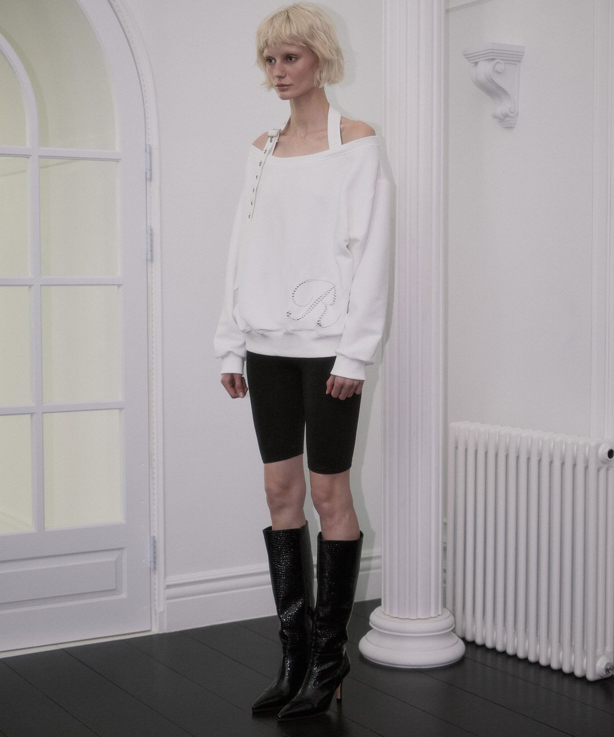 로제프란츠(ROSEFRANTZ) Eyelet Strap Open Sweatshirt [Ivory]