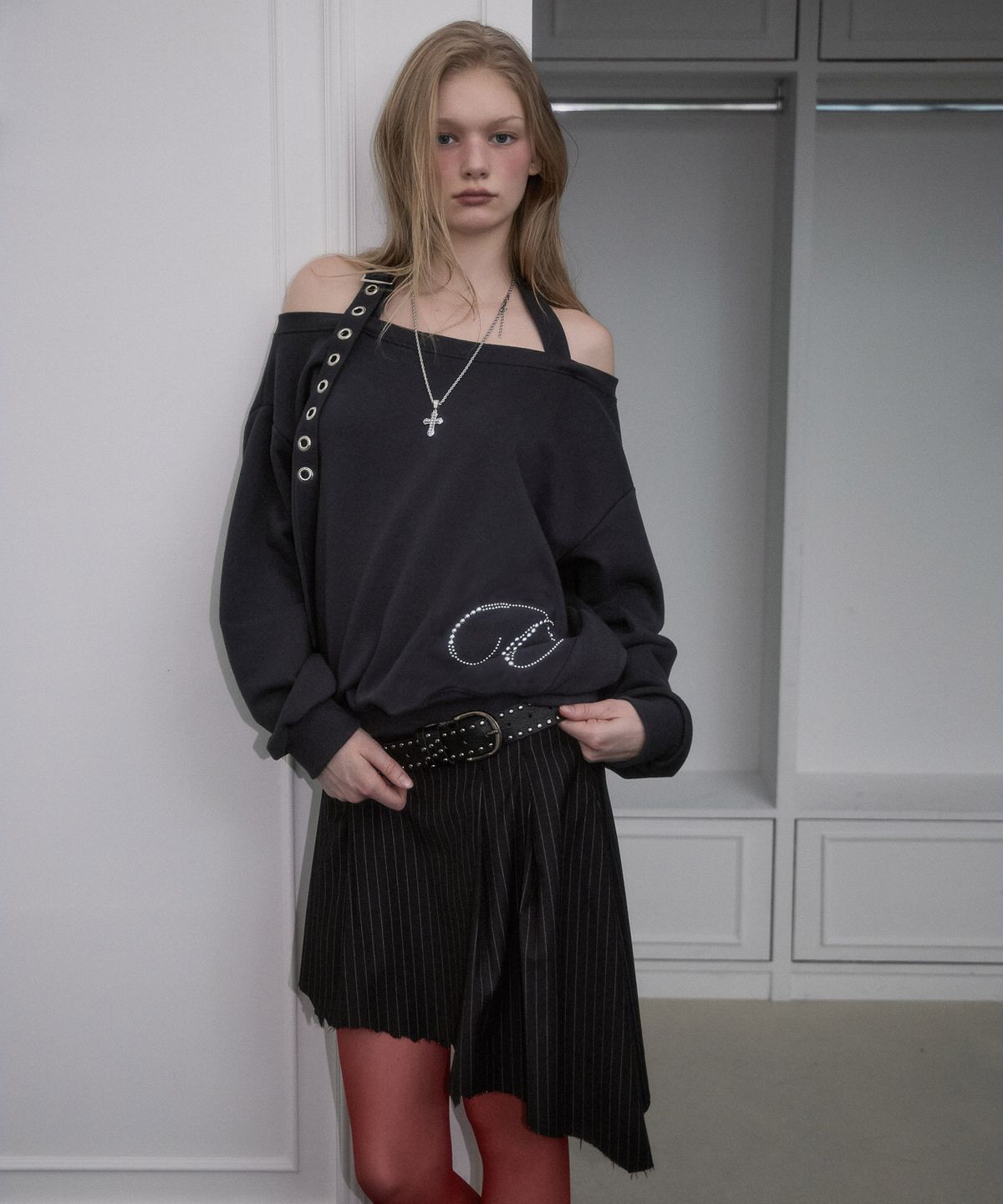 로제프란츠(ROSEFRANTZ) Eyelet Strap Open Sweatshirt [Charcoal]