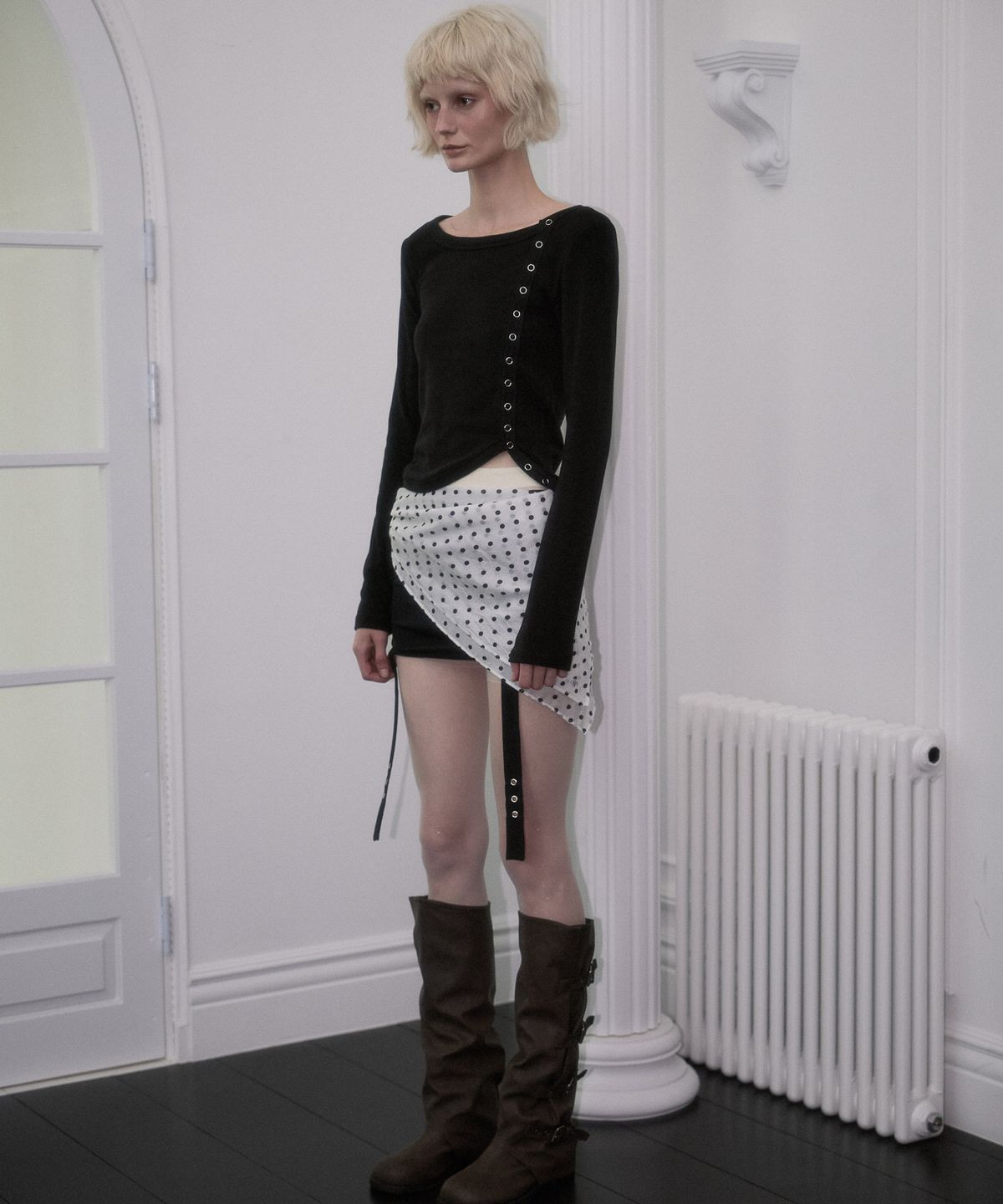 로제프란츠(ROSEFRANTZ) Side Eyelet Long Sleeve [Black]