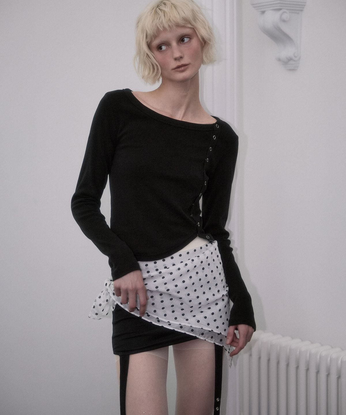로제프란츠(ROSEFRANTZ) Side Eyelet Long Sleeve [Black]