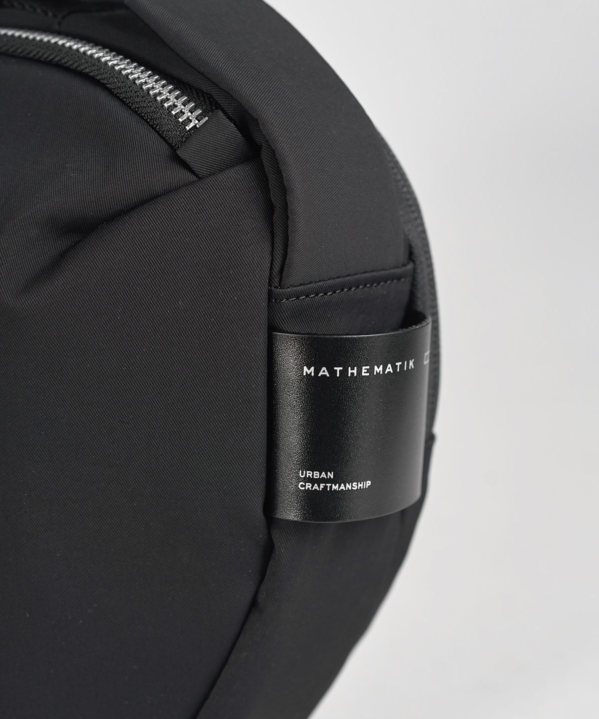 마테마틱(MATHEMATIK) 데데킨트 F23 데일리 태블릿 여행용 크로스백 블랙