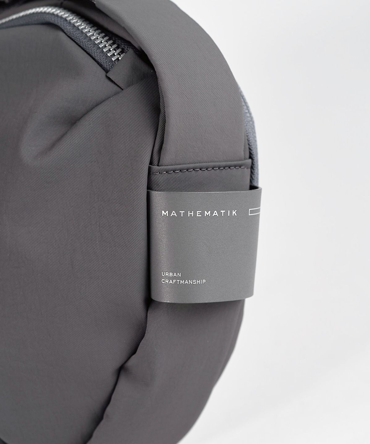 마테마틱(MATHEMATIK) 데데킨트 F23 데일리 여행용 나일론 크로스백 어반 차콜